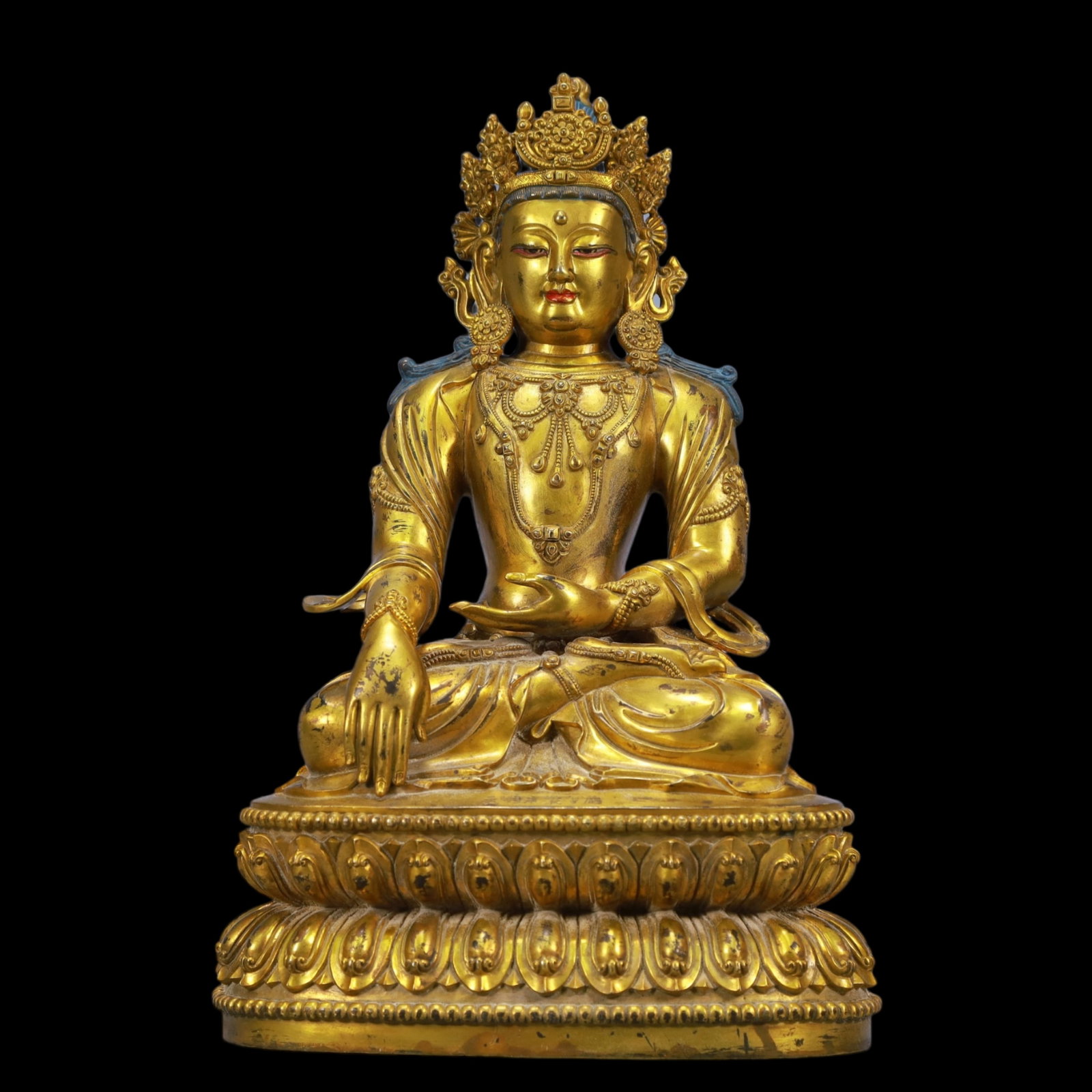 A Solemn Gilt Bronze Statue of Amitayus: A Solemn Gilt Bronze Statue of Amitayus ,Ming Dynasty, China,Yong le Six-character Mark,Size:7.7inx5.3inx11.6inWeigh:4850g 铜鎏金长寿佛像,中国