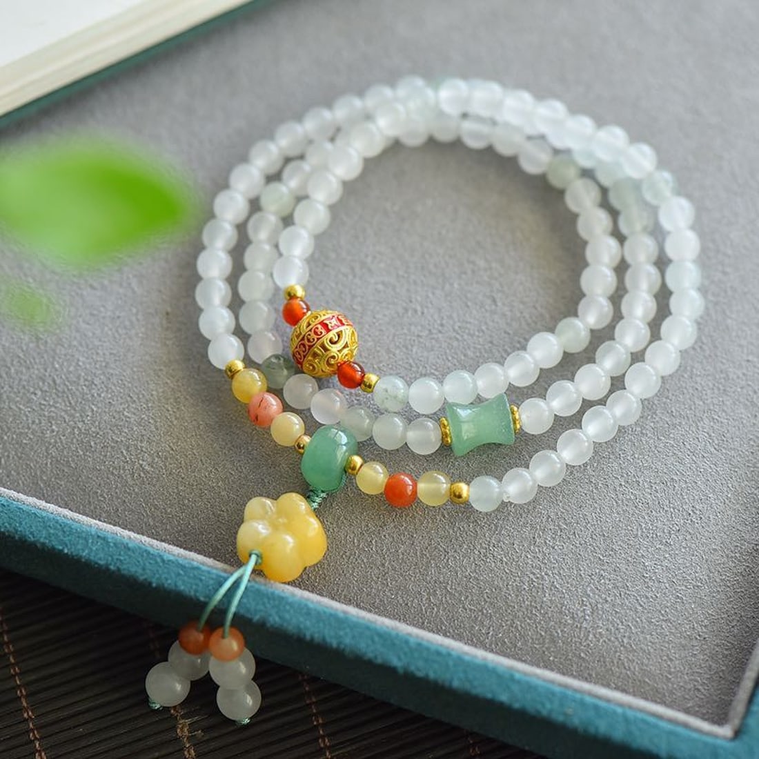 An Exquisite White Jade Bracelets - 2