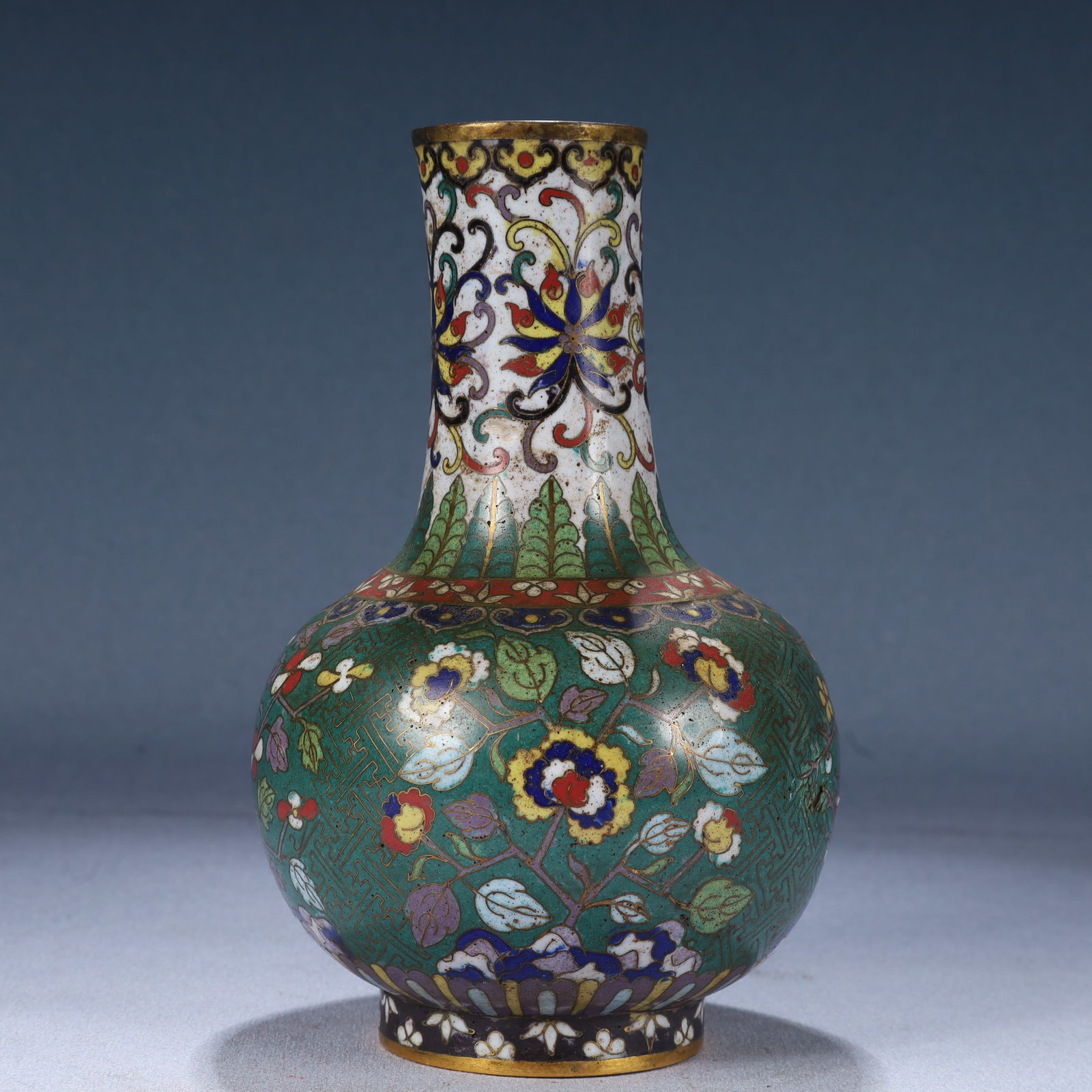 An Exquisite Cloisonne Flower Pattern Vase: An Exquisite Cloisonne Flower Pattern Vase,Qing Dynasty, China,Size:4.7inx7.9in,Weight:500g 景泰蓝花卉纹瓶,中国清代