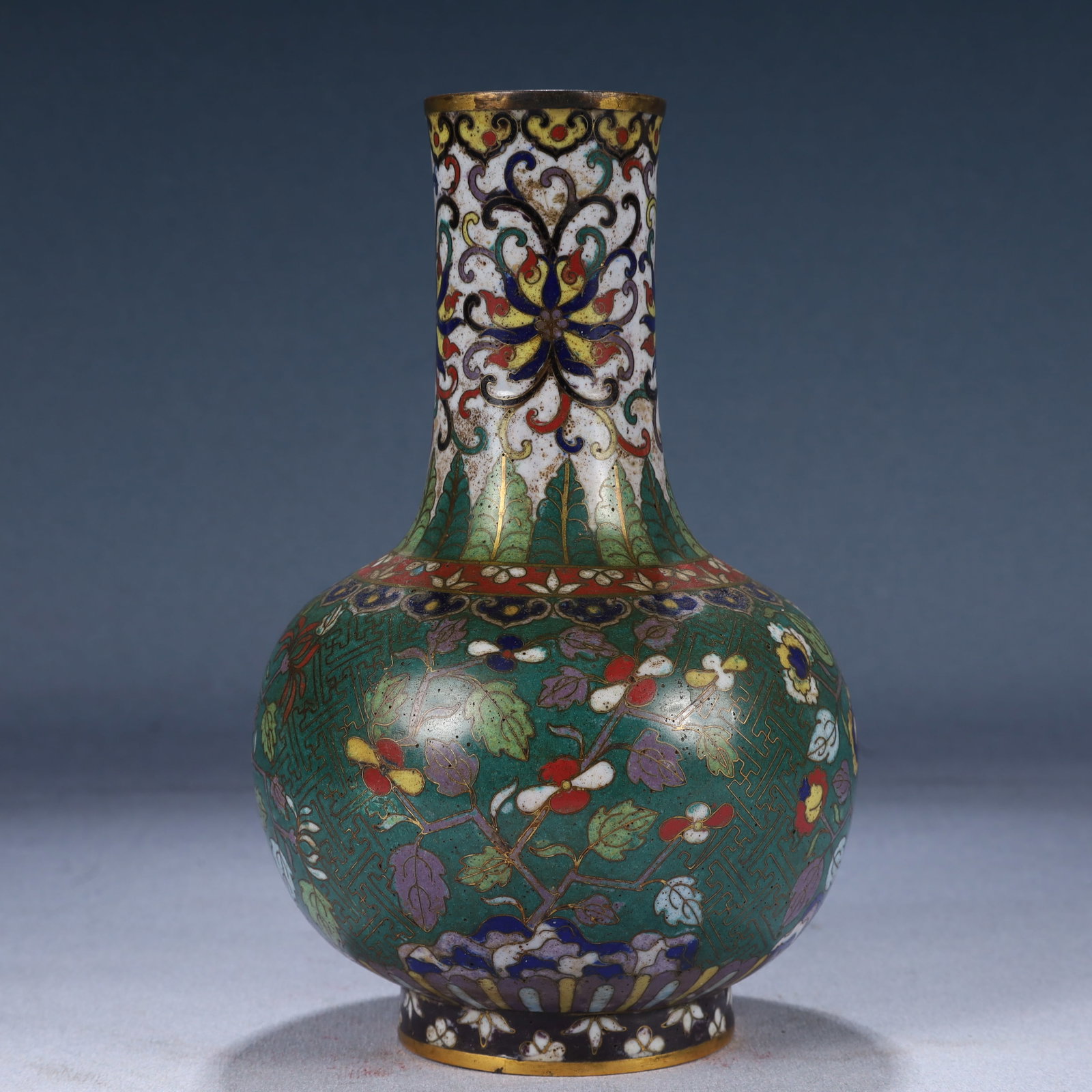 An Exquisite Cloisonne Flower Pattern Vase - 2