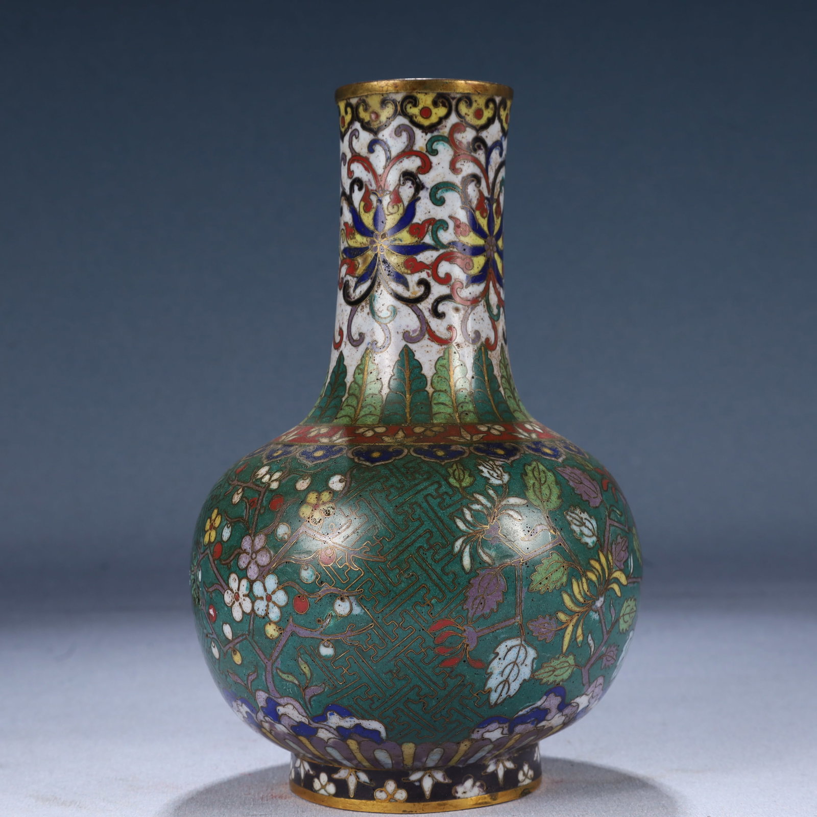 An Exquisite Cloisonne Flower Pattern Vase - 4