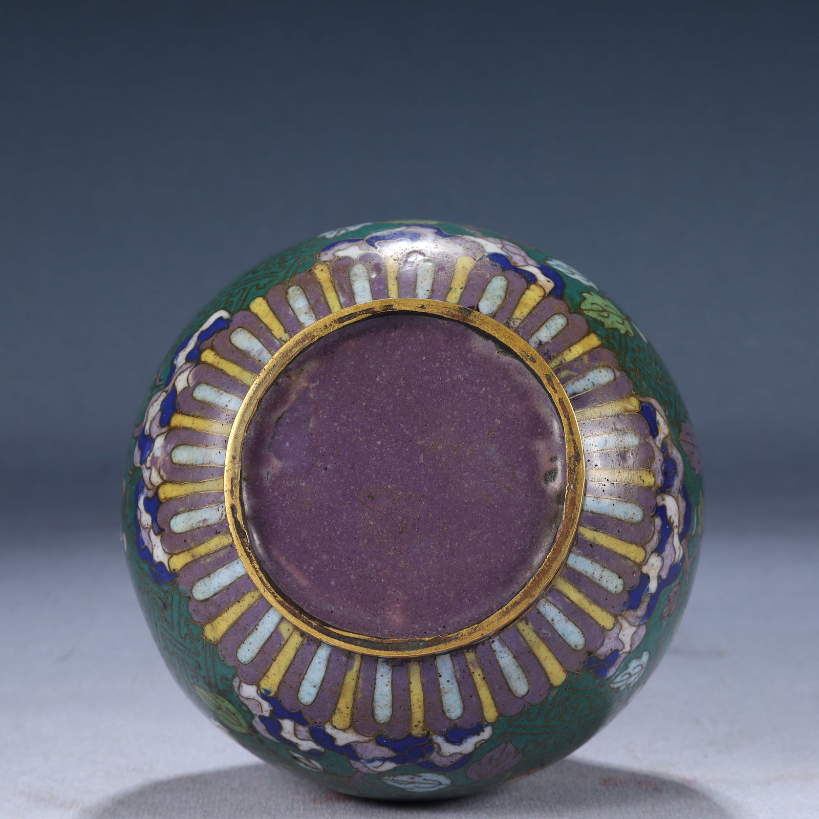 An Exquisite Cloisonne Flower Pattern Vase - 6