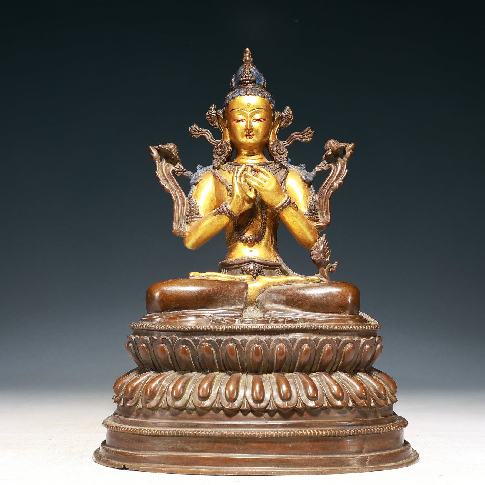 A Solemn Gilt Bronze Statue of Gautama??s Mother: A Solemn Gilt Bronze Statue of Gautama’s Mother,Qing Dynasty,China,Size:9.8inx6.7inx14.6in,Weight:8200g 铜鎏金佛母像,中国清代