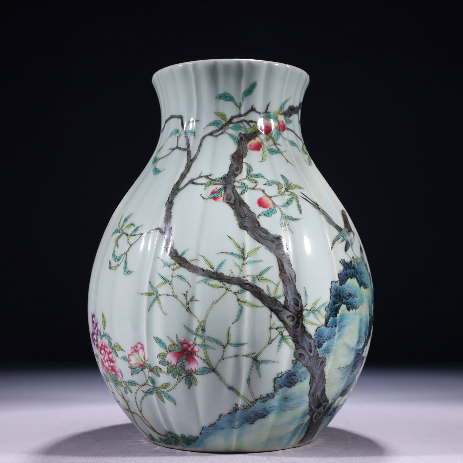 An Exquisite Famille-Rose Painted Gold Flower and Bird Pattern Vase,with poem: An Exquisite Famille-Rose Painted Gold Flower and Bird Pattern Vase,with poem 粉彩描金花鸟纹瓶,带诗文,中国清代