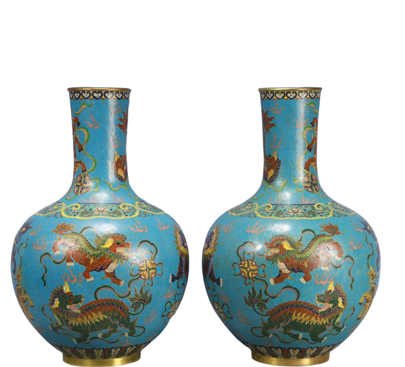 A Pair of Exquisite Cloisonne Auspicious Beast Pattern Vases: A Pair of Exquisite Cloisonne Auspicious Beast Pattern Vases ,Qing Dynasty, China,Qianlong Four-character Mark,Size：9.8inx16.5in; Weight：7000g 一对景泰蓝