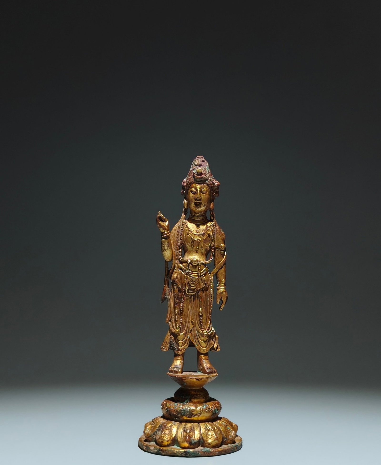 A Solemn Gilt Bronze Statue of Bodhisattva: A Solemn Gilt Bronze Statue of Bodhisattva,Tang Dynasty,China,Size:9.1inx3.1in 铜鎏金菩萨像,中国唐代