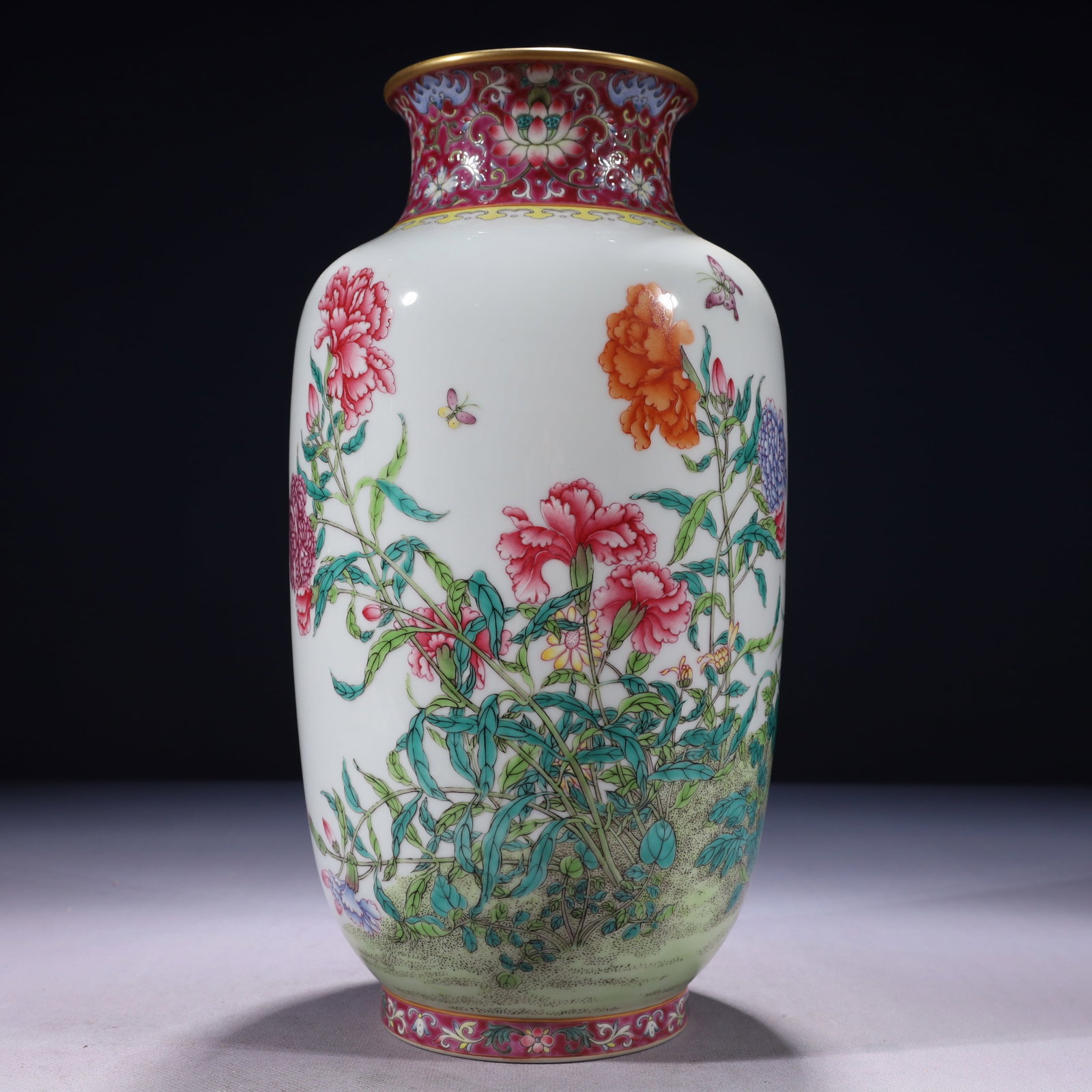 An Exquisite Famille-Rose Painted Gold Flower and Butterfly Pattern Vase,with poem: An Exquisite Famille-Rose Painted Gold Flower and Butterfly Pattern Vase,with poem,Qing Dynasty,China,Yongzheng Six-character Mark,Size:5.9inx12.2in,Weight:1950g 粉彩描金഑