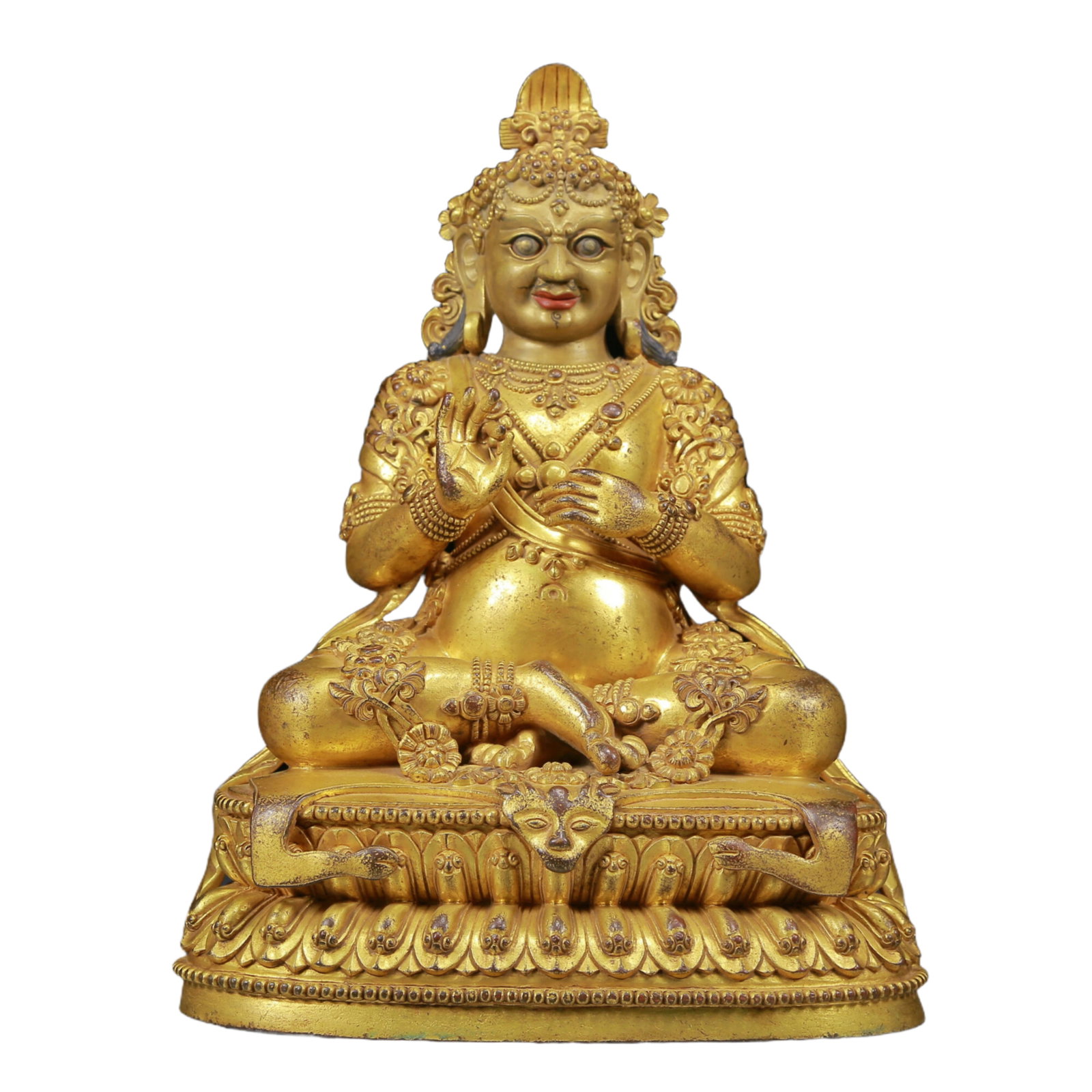 A solemn gilt bronze Vajra statue: solemn gilt-bronze Vajra statue Ming Dynasty, China. The Vajra's figure is solemn and majestic, symbolizing strong will and invincible power. At the same time, his face is solemn, and his brows