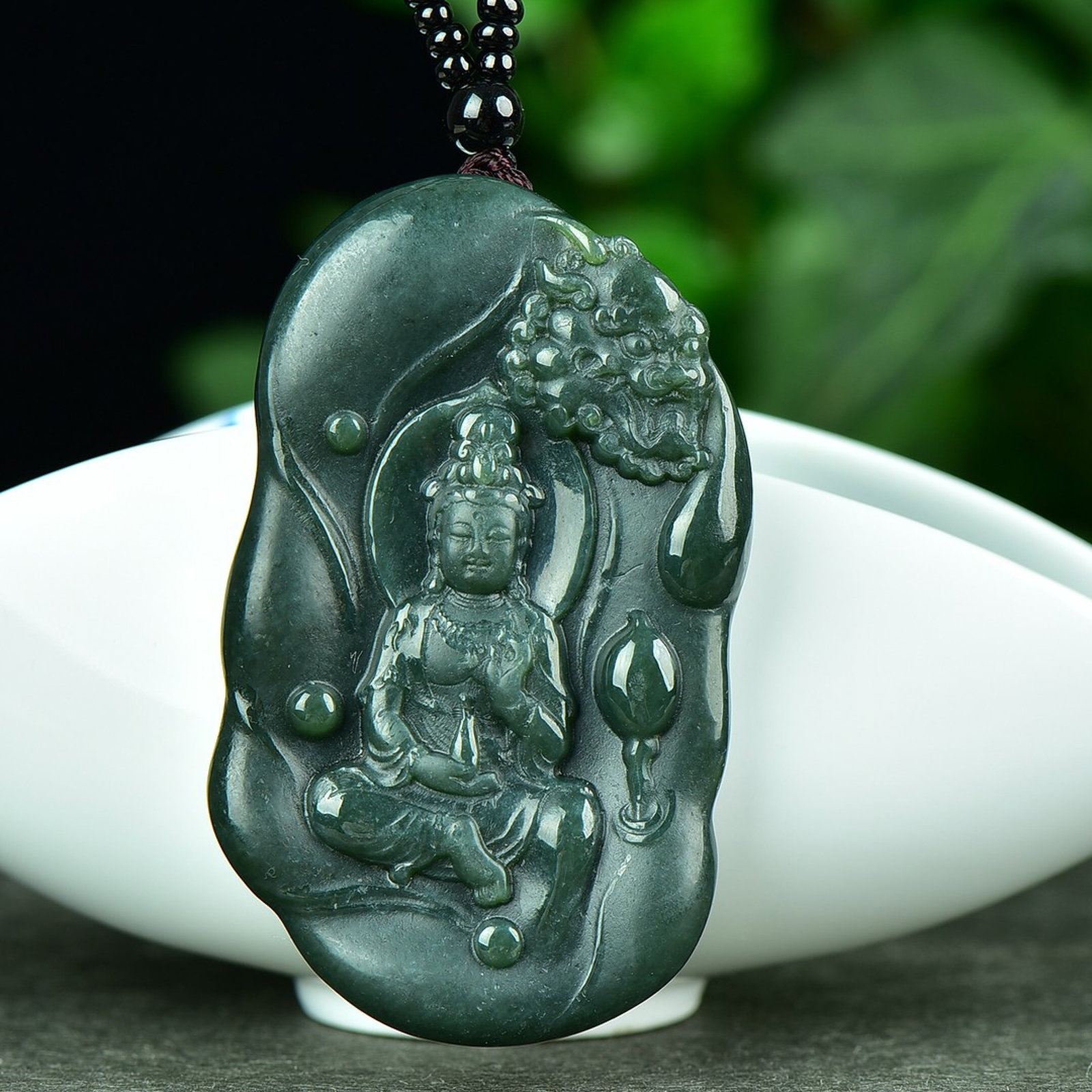 An Exquisite Sapphire Avalokitesvara Pattern Pendant: An Exquisite Sapphire Avalokitesvara Pattern Pendant,Size:39mmx66mm (寓意)吉祥 普度众生 保平安