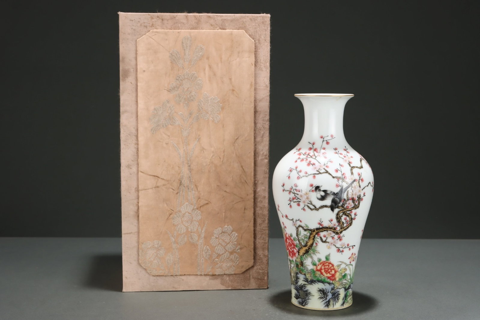 An Exquisite Famille-Rose Painted Gold Flower and Bird Pattern Vase,with poem: An Exquisite Famille-Rose Painted Gold Flower and Bird Pattern Vase,with poem,Qing Dynasty,China,Yongzheng Four-character Mark,Size:9.7inx4.5in 粉彩描金花鸟纹