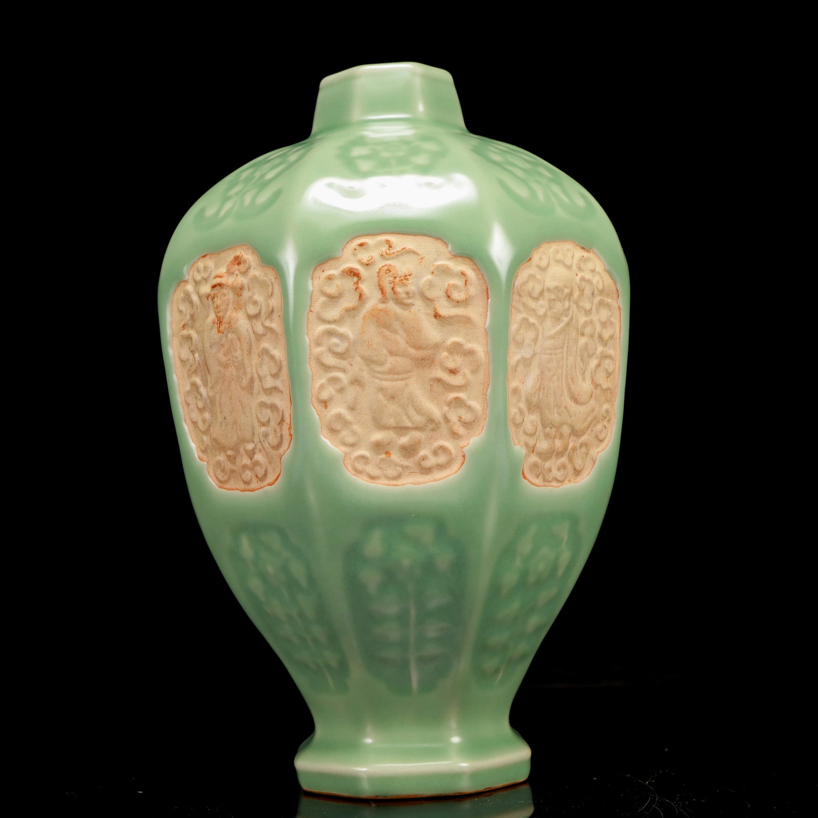An Exquisite Celadon Glazed Figure Pattern Vase - 2