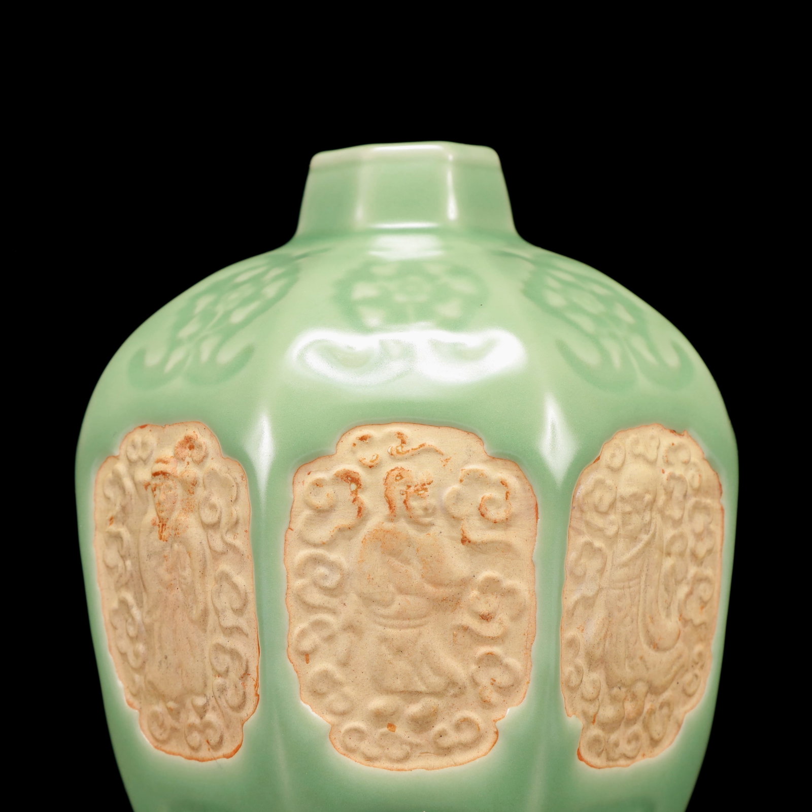 An Exquisite Celadon Glazed Figure Pattern Vase - 3