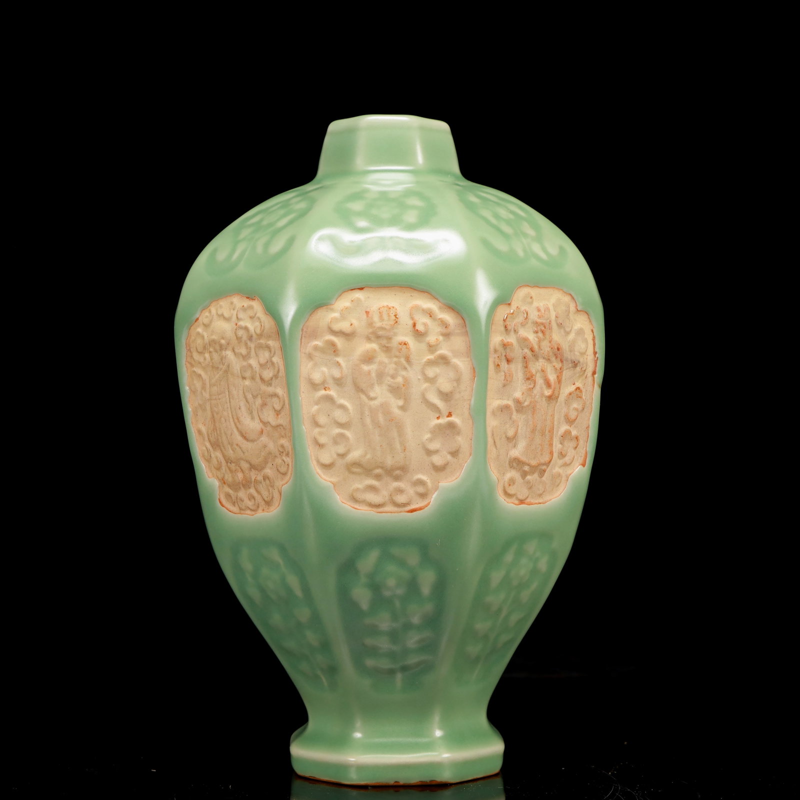 An Exquisite Celadon Glazed Figure Pattern Vase - 5
