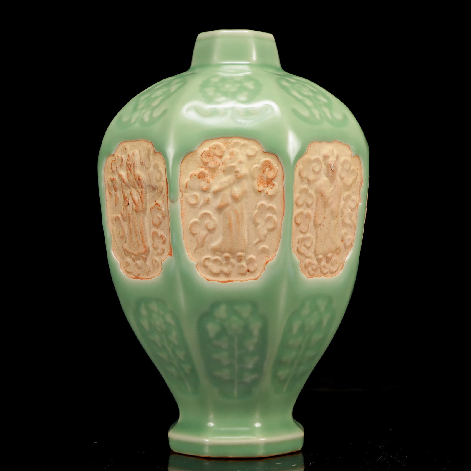 An Exquisite Celadon Glazed Figure Pattern Vase - 8