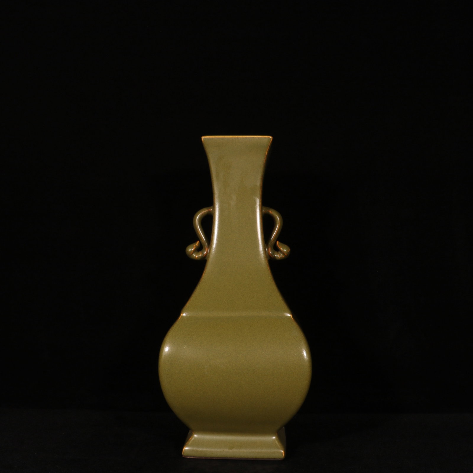 An Exquisite Teadust Glazed Double-Ears Vase: An Exquisite Teadust Glazed Double-Ears Vase,Qing Dynasty,China,Qianlong Six-character Mark,Size:11.4inx5.1in
