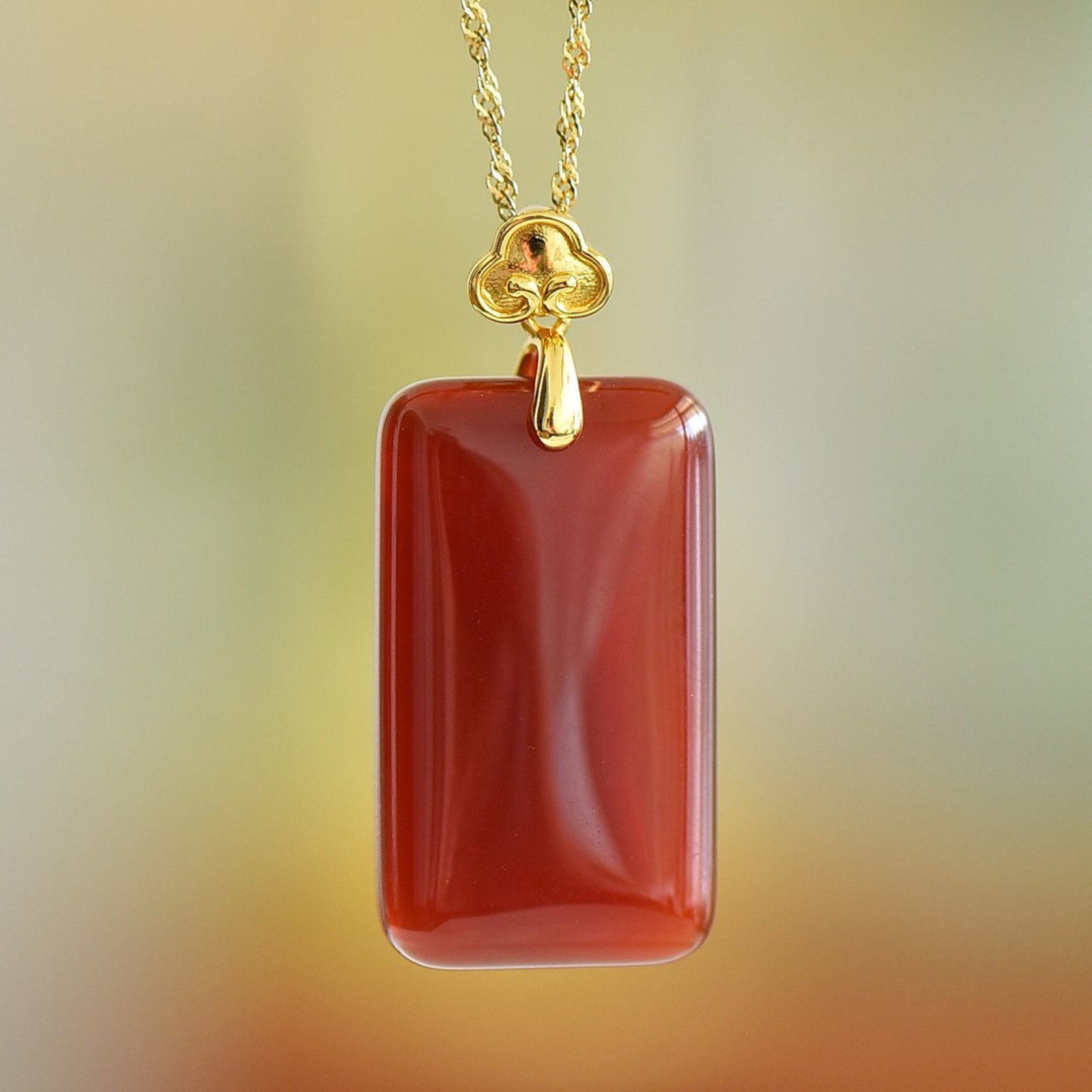 An Exquisite Sterling Silver-Gold Plated Inlaid Red Agate Necklace: An Exquisite Sterling Silver-Gold Plated Inlaid Red Agate Necklace,Size:17mmx30mm 纯银镀金镶红玛瑙项链