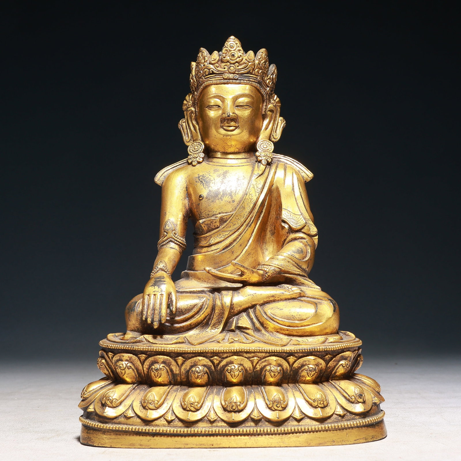 A Solemn Gilt Bronze Statue of Sakyamuni (1 of 9)