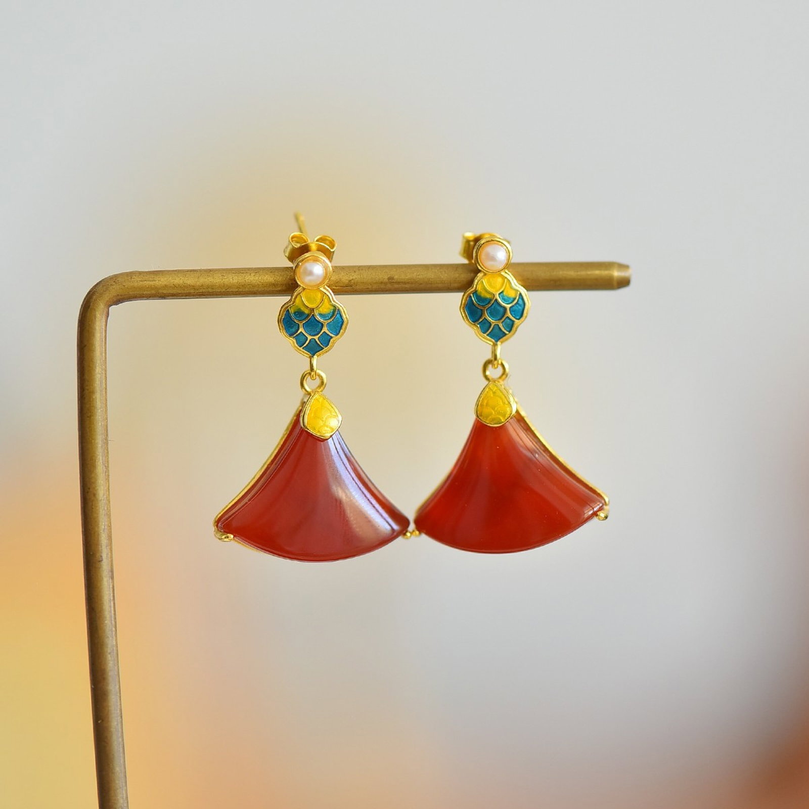 A Pair of Exquisite Sterling Silver-Gold Plated Inlaid Red Agate Earrings,Inlaid Pearl: A Pair of Exquisite Sterling Silver-Gold Plated Inlaid Red Agate Earrings,Inlaid Pearl,Size:16mmx20mm 一对纯银镀金镶红玛瑙耳环,&