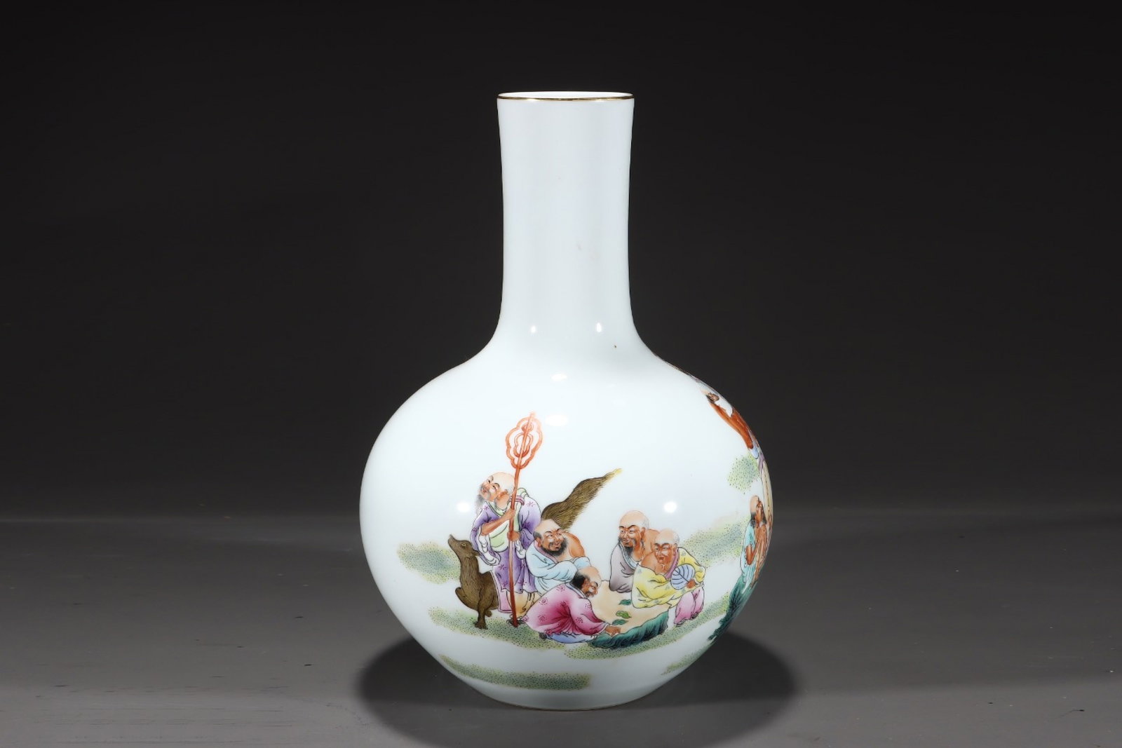An Exquisite Famille-Rose Character and Story Pattern Painted Gold Vase,With Vertical Scroll: An Exquisite Famille-Rose Character and Story Pattern Painted Gold Vase,With Vertical Scroll Painting on Silk,Qing Dynasty,China,with Yongzheng Six-character Mark,Size:13inx8.7in,Without frame Size:26