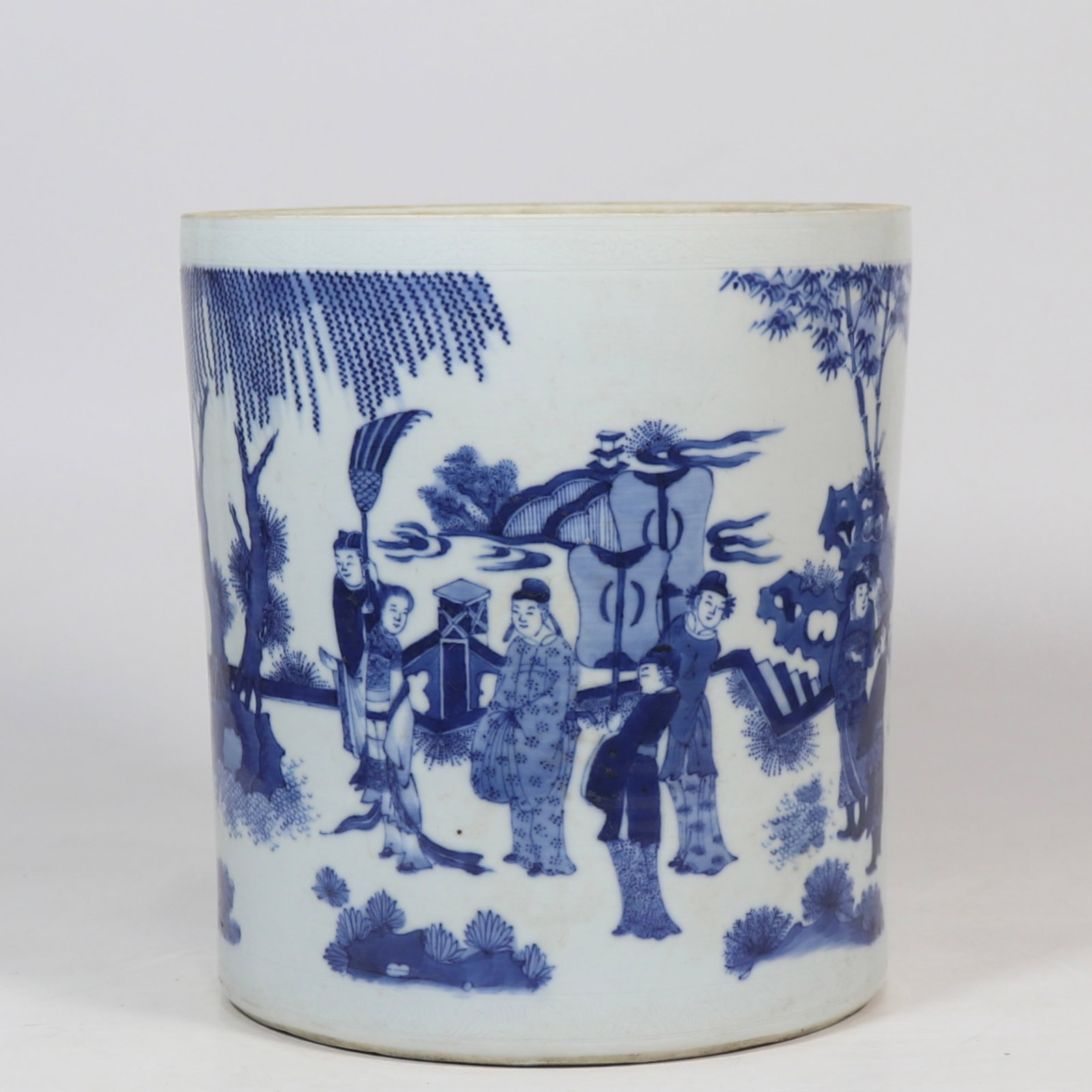 An Exquisite Blue and White Character and Story Pattern Brush Pot: An Exquisite Blue and White Character and Story Pattern Brush Pot,Ming Dynasty,China,Size:8.5inx7.7in 青花人物故事纹笔筒,中国明&
