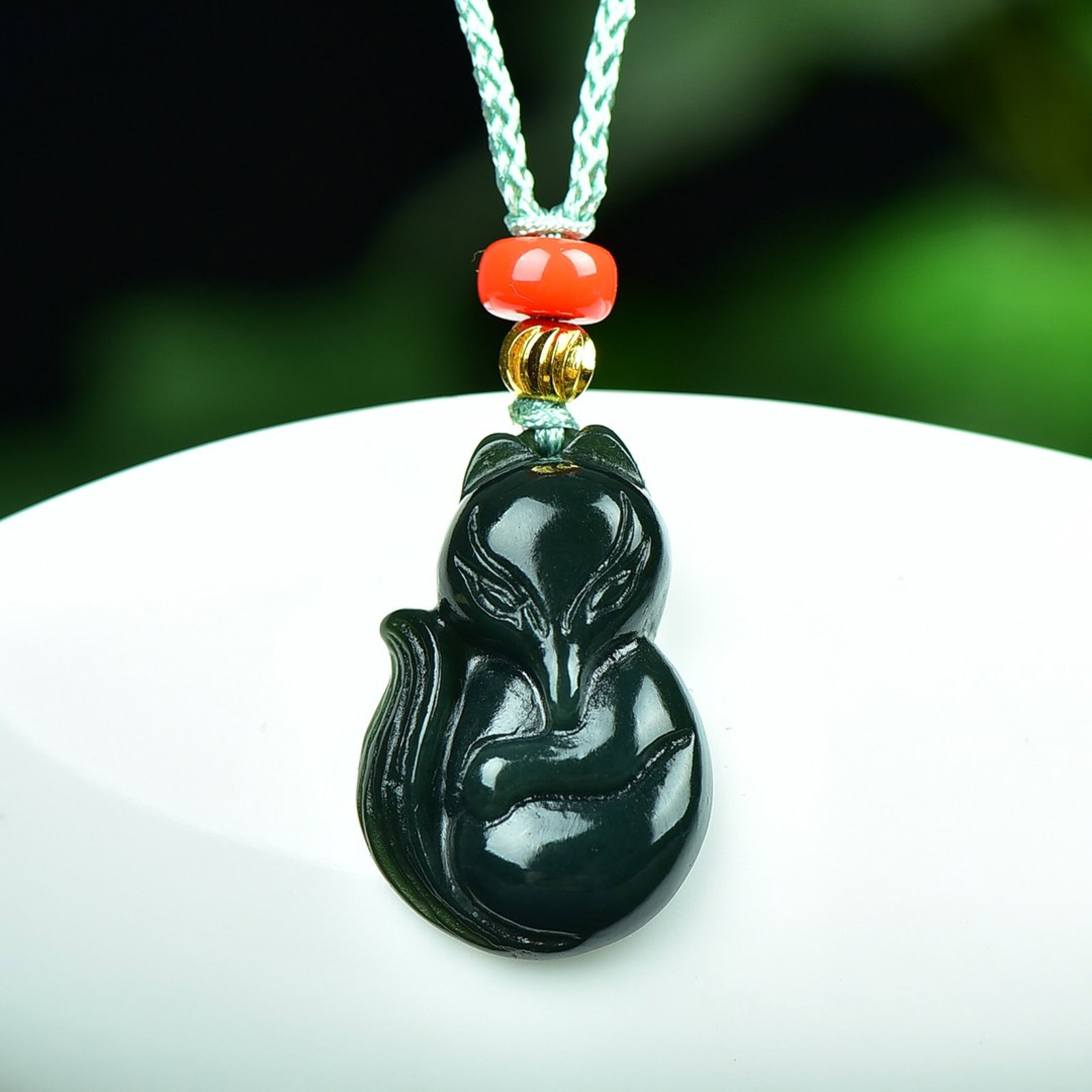 An Exquisite Sapphire Fox Pendant (1 of 5)