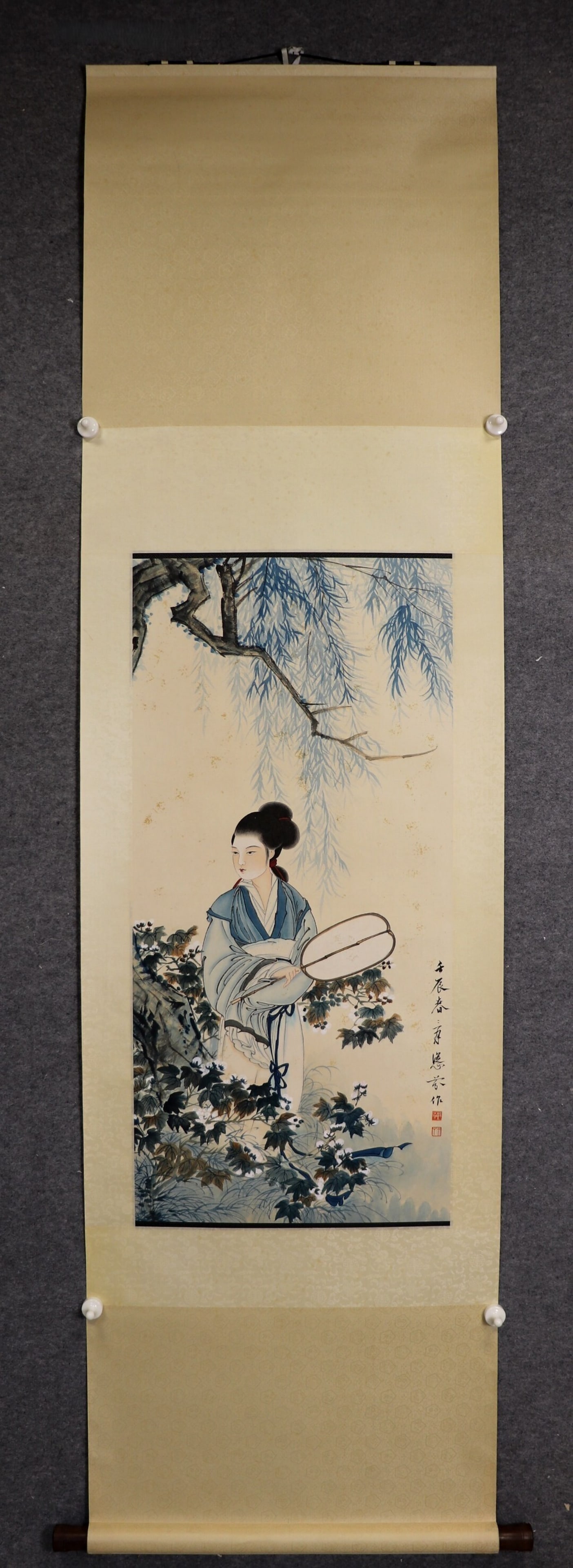 A Chinese Vertical Scroll Ink Painting of Character and Story on Paper: A Chinese Vertical Scroll Ink Painting of Character and Story on Paper,Deng Fen,Size:17.3inx36.2in