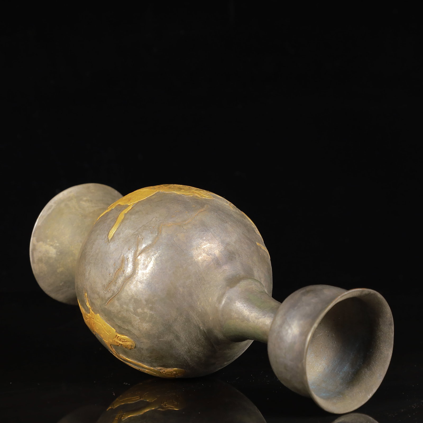 An Exquisite Gilt Silver Figure Pattern Vase - 9