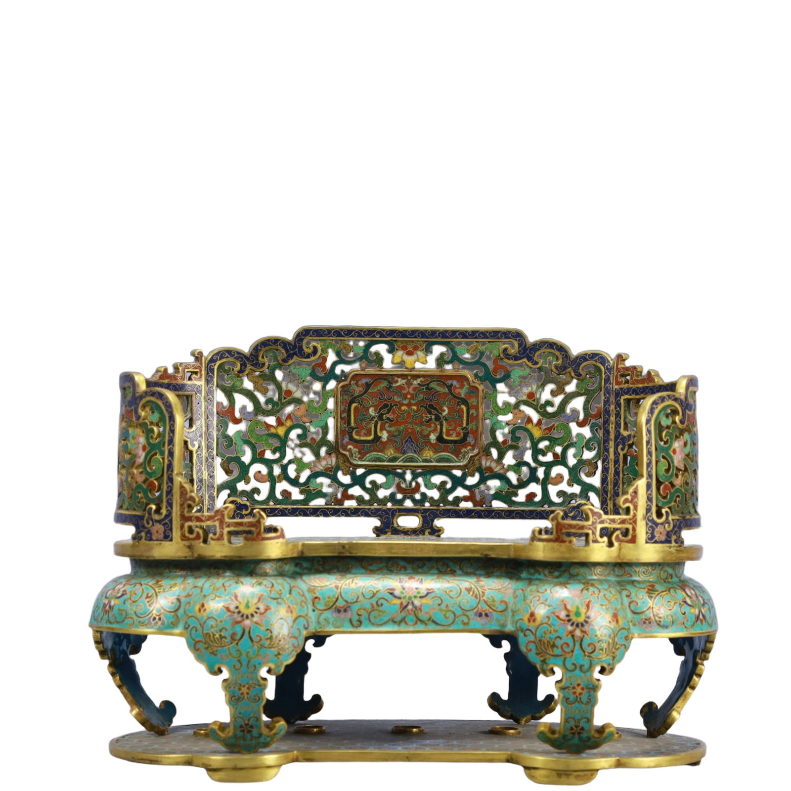 An Exquisite Cloisonne Lotus Pattern Throne Ornament: An Exquisite Cloisonne Lotus Pattern Throne Ornament,Qing Dynasty, China,Qianlong Four-character Mark,Size：13.4inx5.9inx9.4in; Weight：5000g