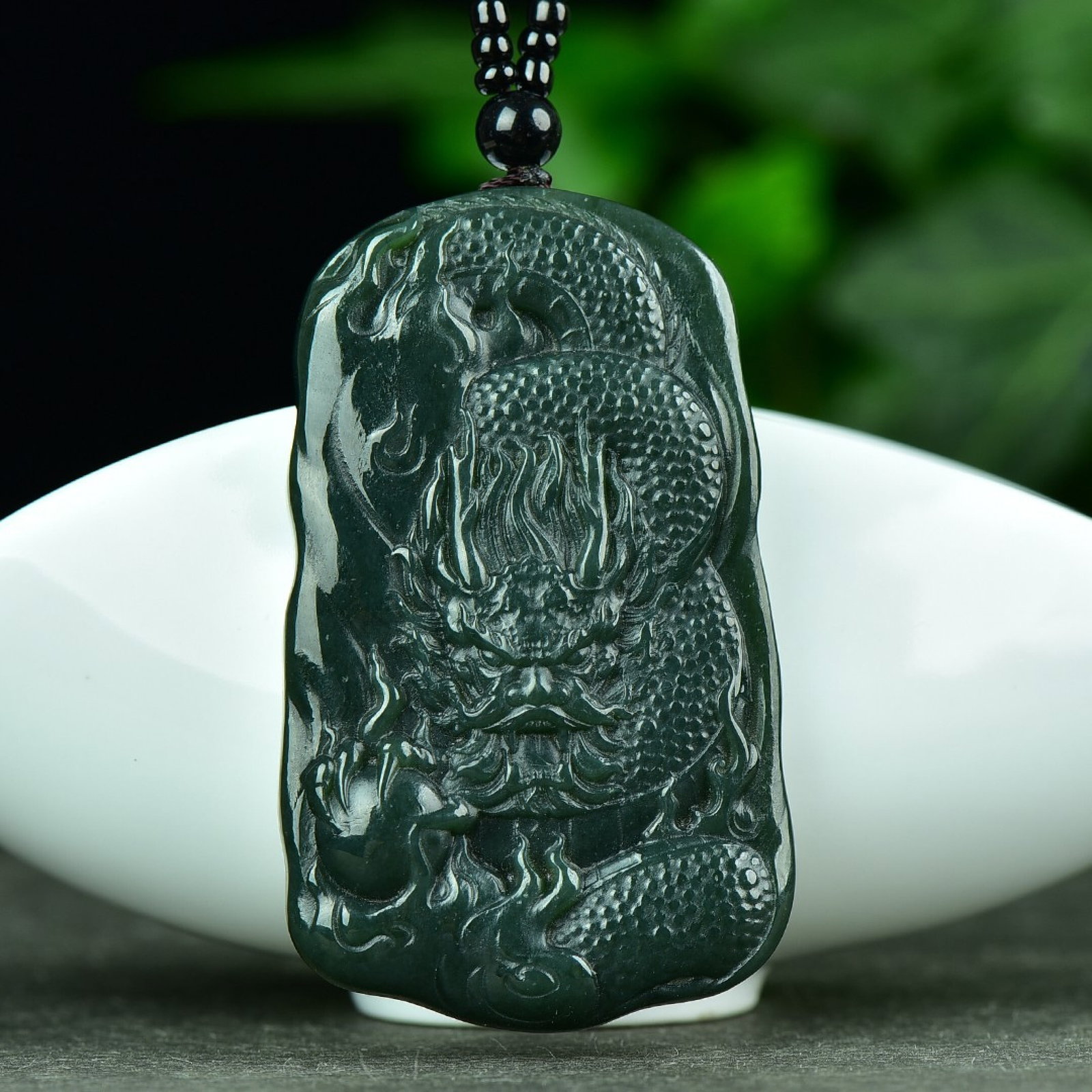 An Exquisite Jasper Dragon Pattern Pendant (1 of 5)