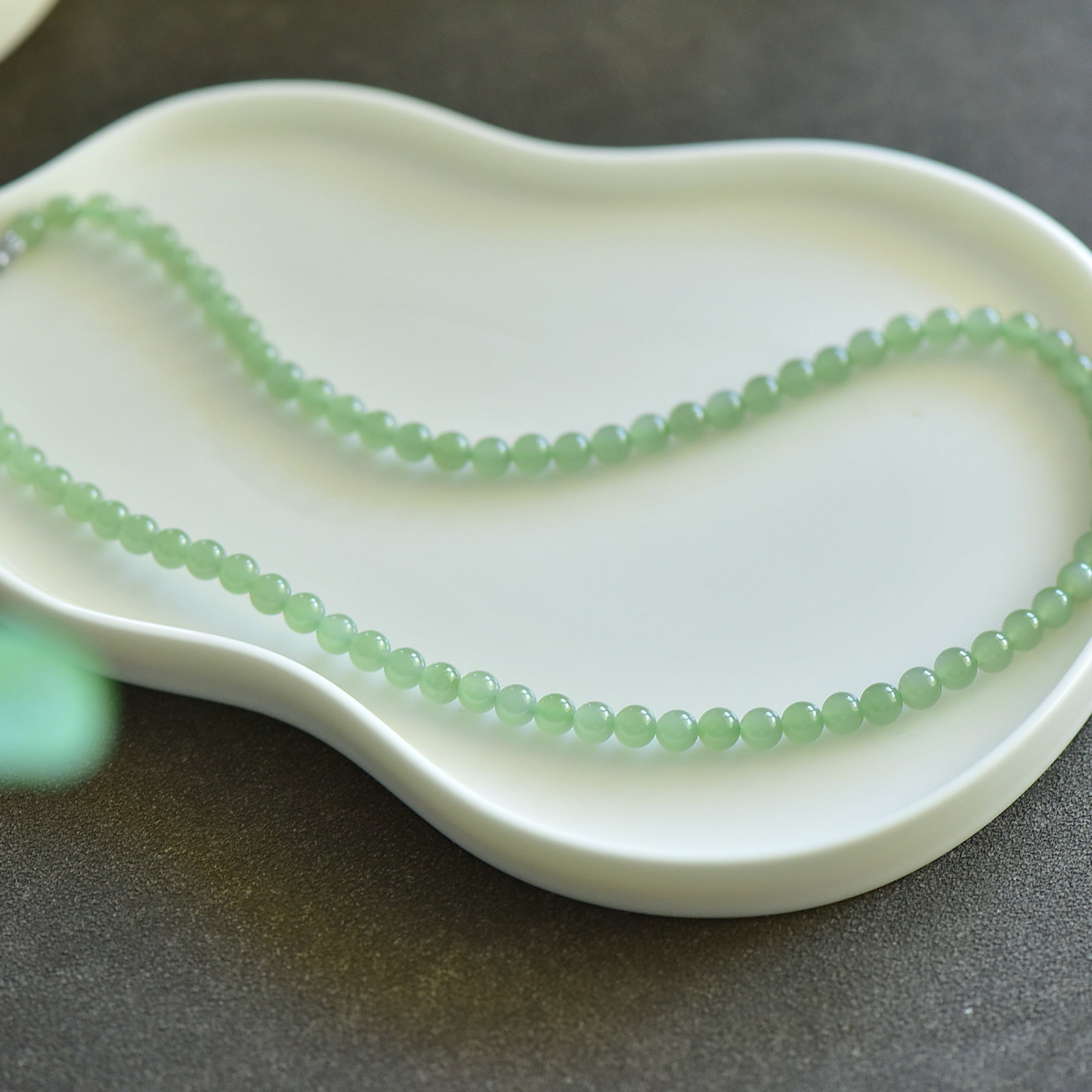 An Exquisite Greenish Jade Necklace: An Exquisite Greenish Jade Necklace,Size:6mm 青白玉项链
