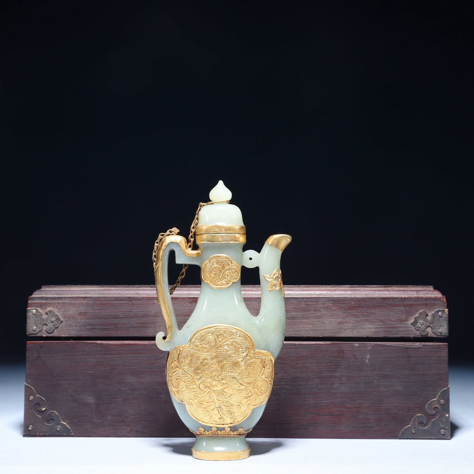 An Exquisite White Jade Cover with Gold Flower Auspicious Beast Pattern Ewer: An Exquisite White Jade Cover with Gold Flower Auspicious Beast Pattern Ewer, Qing Dynasty,China, Size:3.1inx0.8inx6.3in,(Box)11inx5.5inx3.9in,Weight:250g