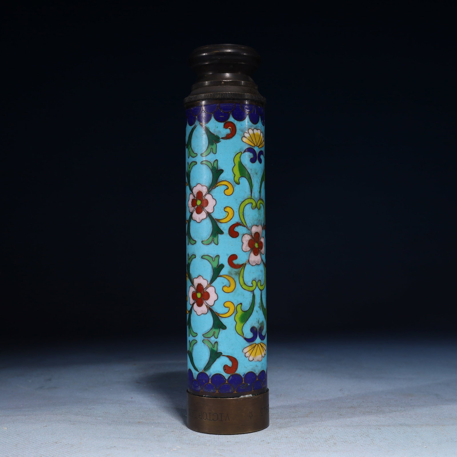 An Exquisite Cloisonne Flower Pattern Telescope Ornament (1 of 5)