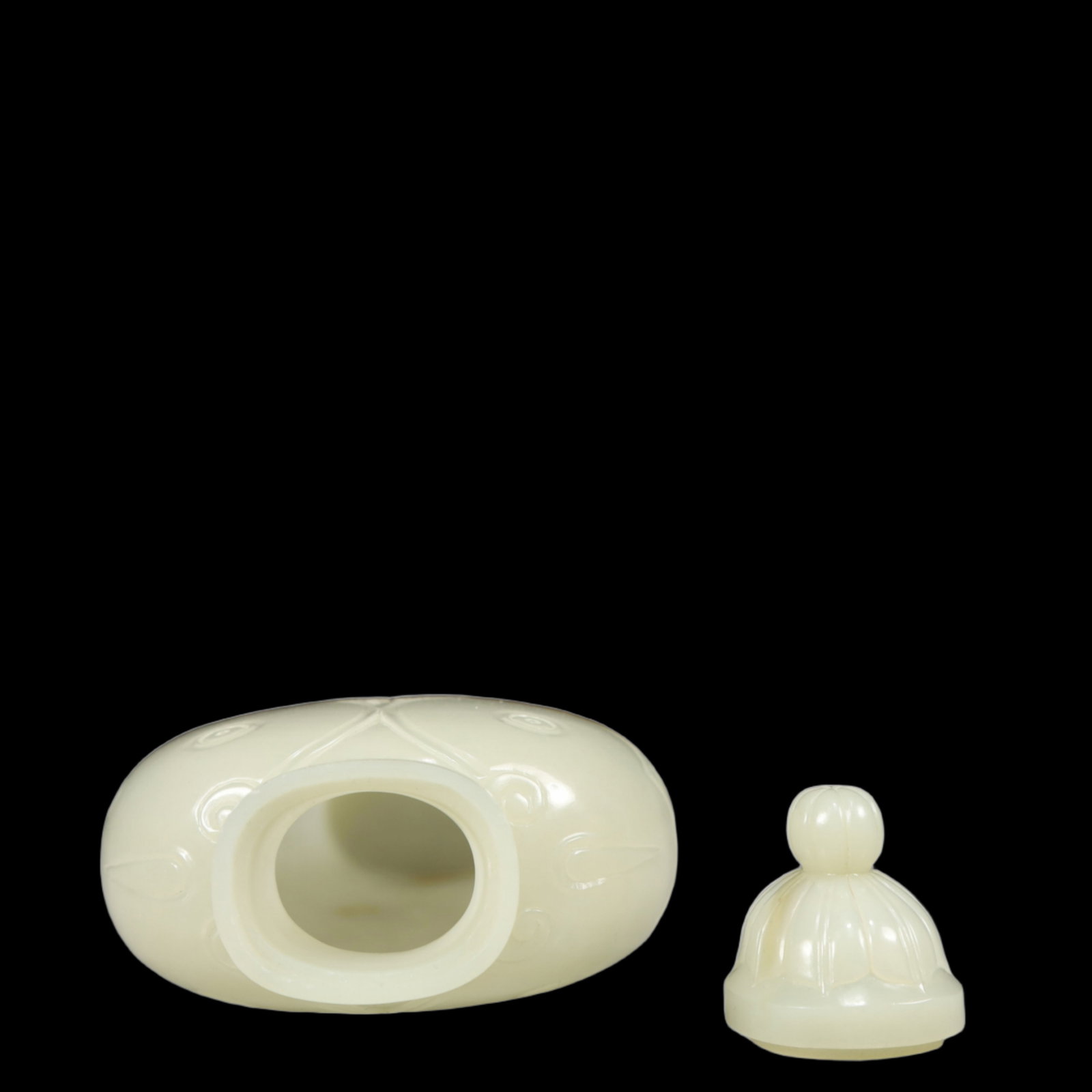 An Exquisite White Jade Fish Pattern Bottle - 10