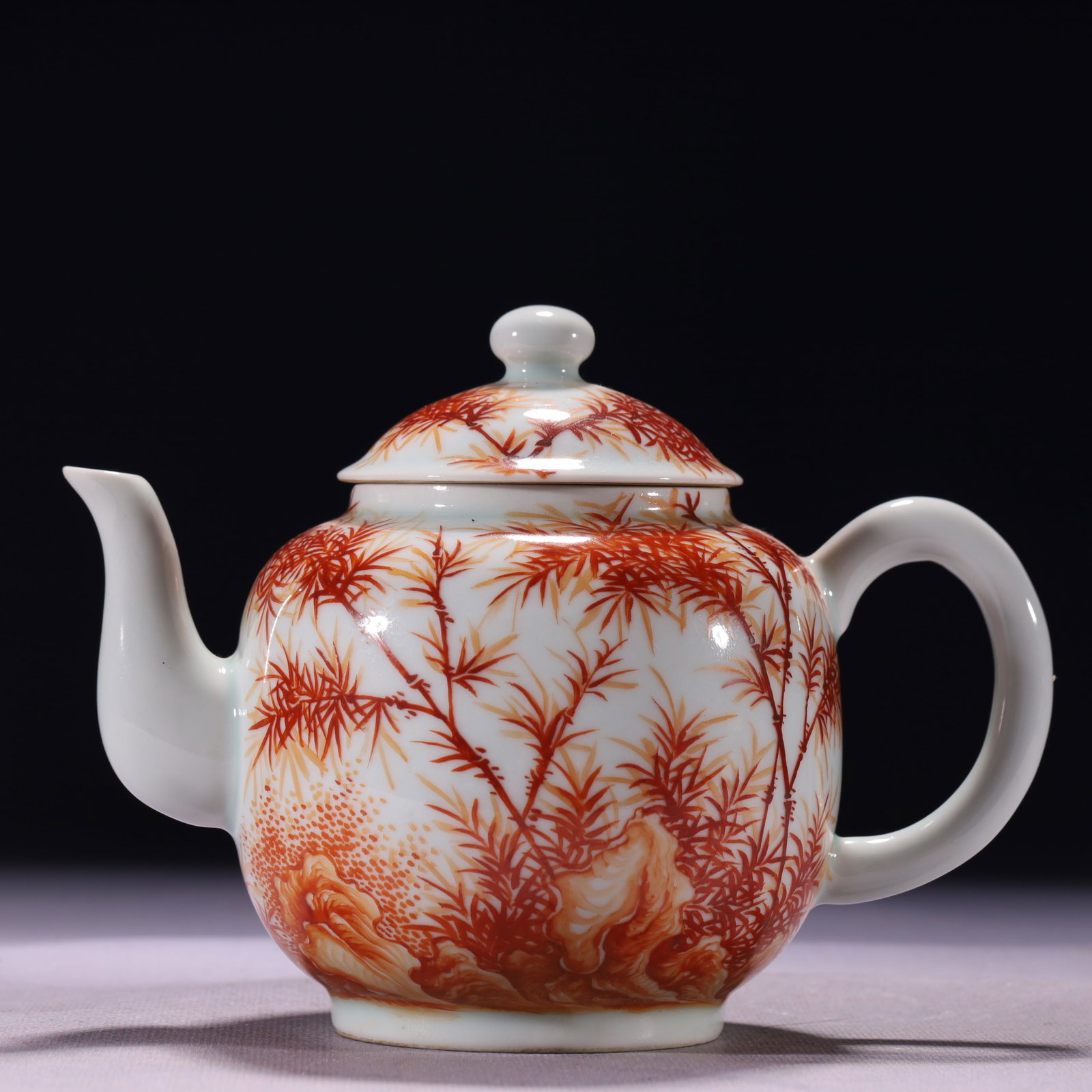 A Exquisite 18k Gold Inlaid 3.25ct Natural Ruby Bracelets,Inlaid Diamond: An Exquisite Iron-Red Bamboo Pattern Teapot,with poem,Qing Dynasty,China,With Mark,Size:6.7inx3.9inx4.7in,Weight:385g 矾红竹纹茶壶,带诗文,中