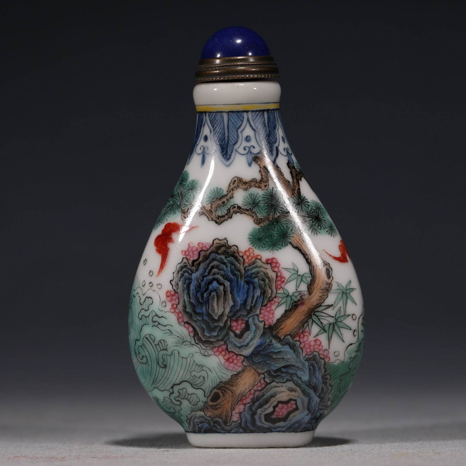 A Pair of Exquisite Yellow Ground Enamel Deer Pattern Cups,with poem: An Exquisite Blue and White with Famille-Rose Bat Pine Fortune Mountain Longevity Sea Pattern Snuff Bottle,Qing Dynasty, China,Daoguang Mark,Size:1.8in×0.8in×3.1in 青花粉&#