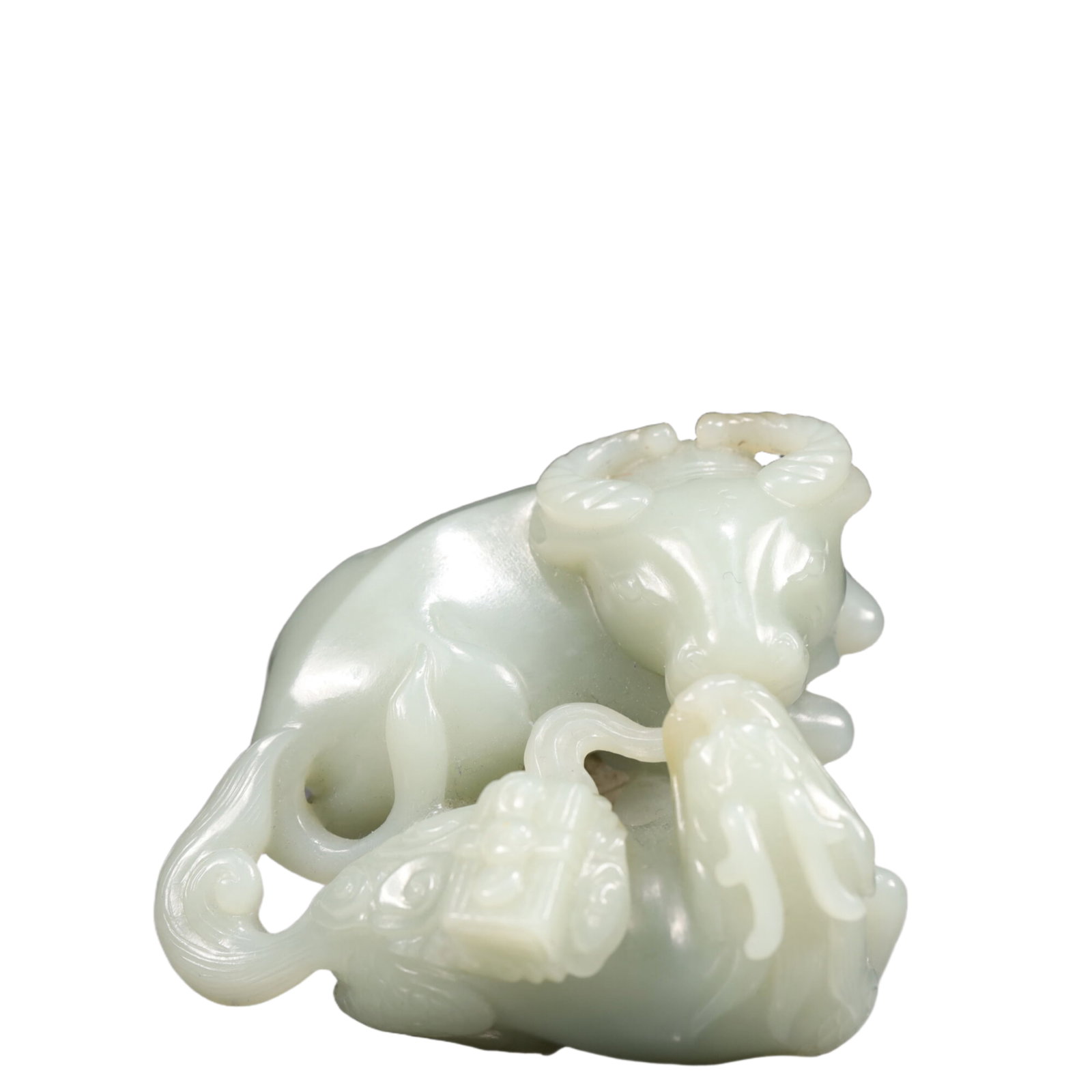 A Rare Famille-Rose Painted Gold Animal Pattern Vase: An Exquisite Greenish Jade Animai Ornament, Qing Dynasty, China,Size:3.1inx2.8inx1.4in,Weight:200g 青玉动物摆件, 中国清代
