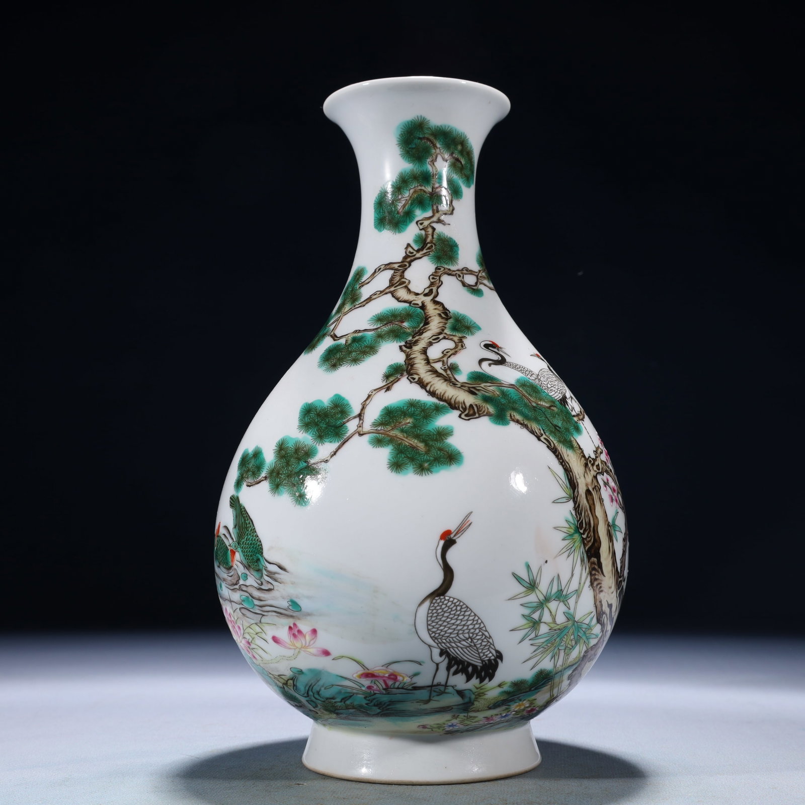 A Solemn Gilt Silver Statue of Amitayus: An Exquisite Enamel Pine and Crane Pattern Vase,with poem,Qing Dynasty,China,Yongzheng Four-character Mark,Size:5.5inx9.4in,Weight:1000g