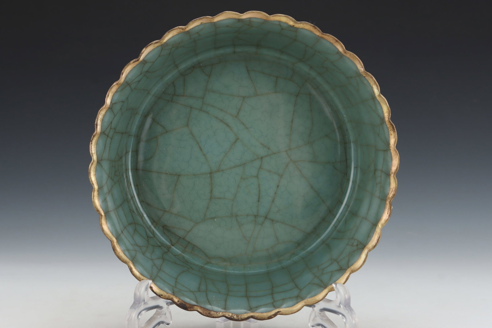 An Exquisite Beeswax Inlaid Silver Necklace: An Exquisite Guan yao Celadon Glazed Painted Gold Brush Washer,with an Imperial Poem by Emperor Qianlong,Song Dynasty,China,Size:2.8inx8.9in 官窑粉青釉描金