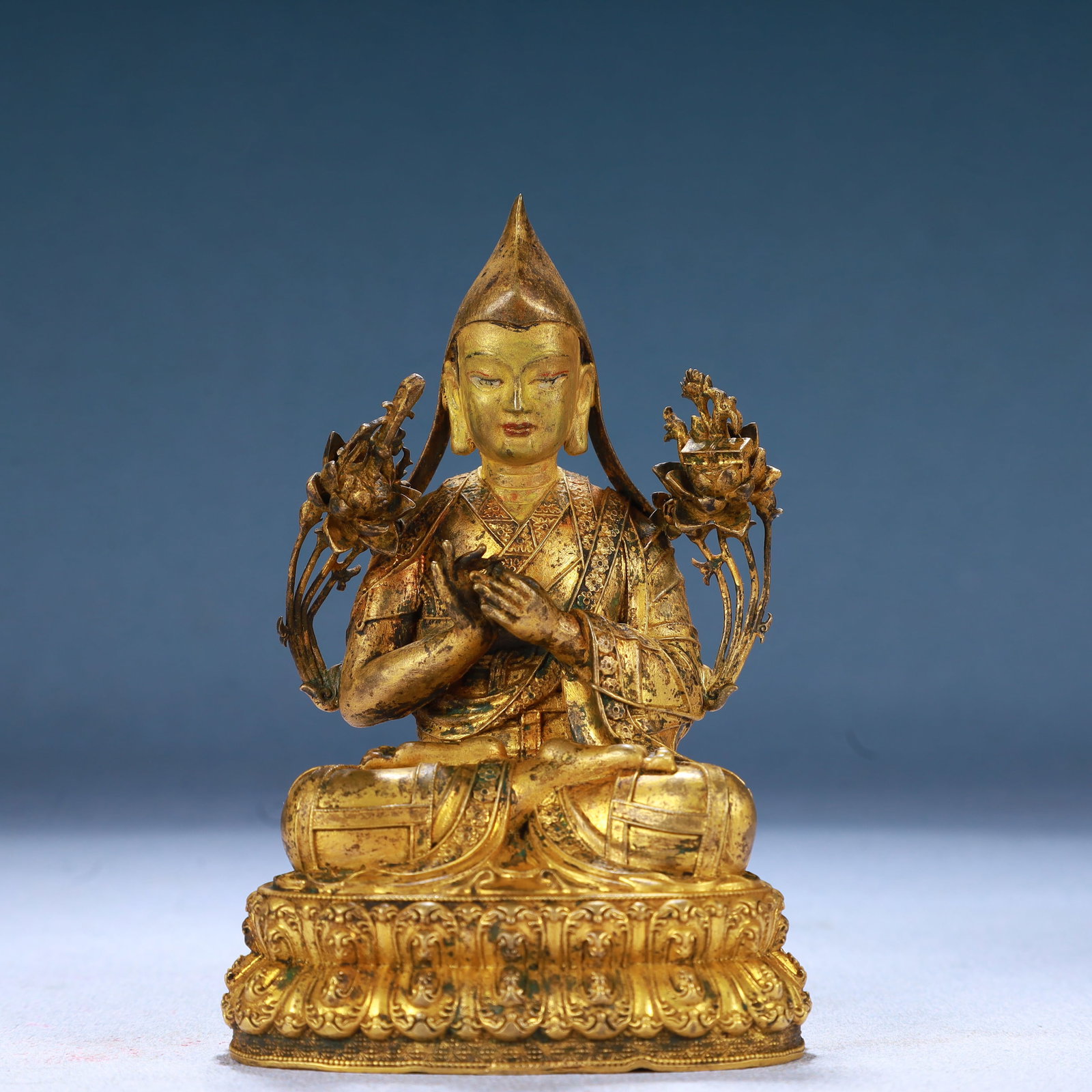 A Exquisite 18k Gold Inlaid 3.20ct Natural Ruby Bracelets,Inlaid Diamond: A Solemn Gilt Bronze Statue of Tsongkhapa,Qing Dynasty, China,Size:2.8inx2.4inx4.3in,Weight:250g 铜鎏金宗喀巴像,中国清代