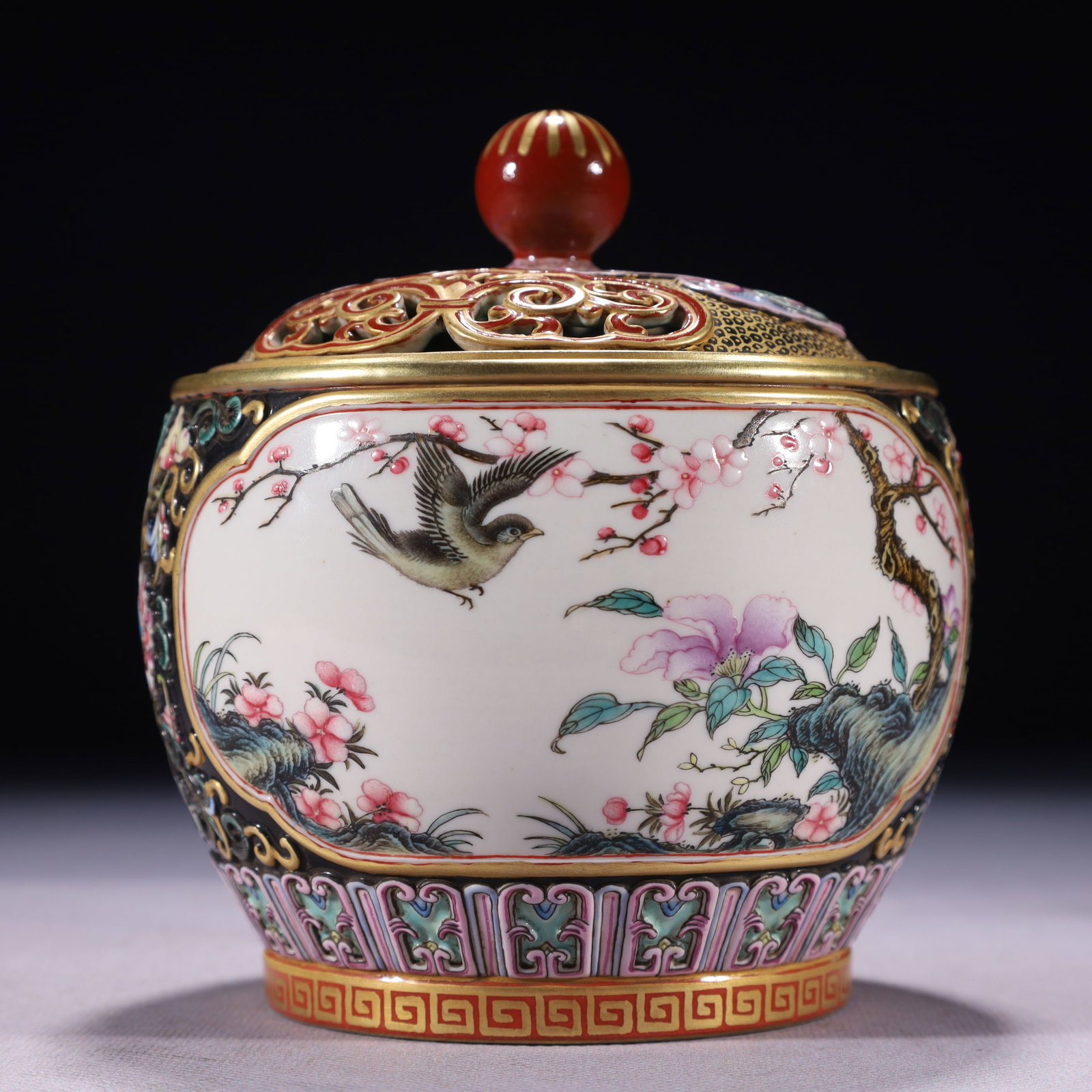 An Exquisite Guan yao Celadon Glazed Double-Ears Vase: An Exquisite Famille-Rose Painted Gold Flower and Bird Pattern Censer,Qing Dynasty,China,Qianlong Six-character Mark,Size:4.5inx5.9in,Weight:700g 粉彩描金花鸟ಬ