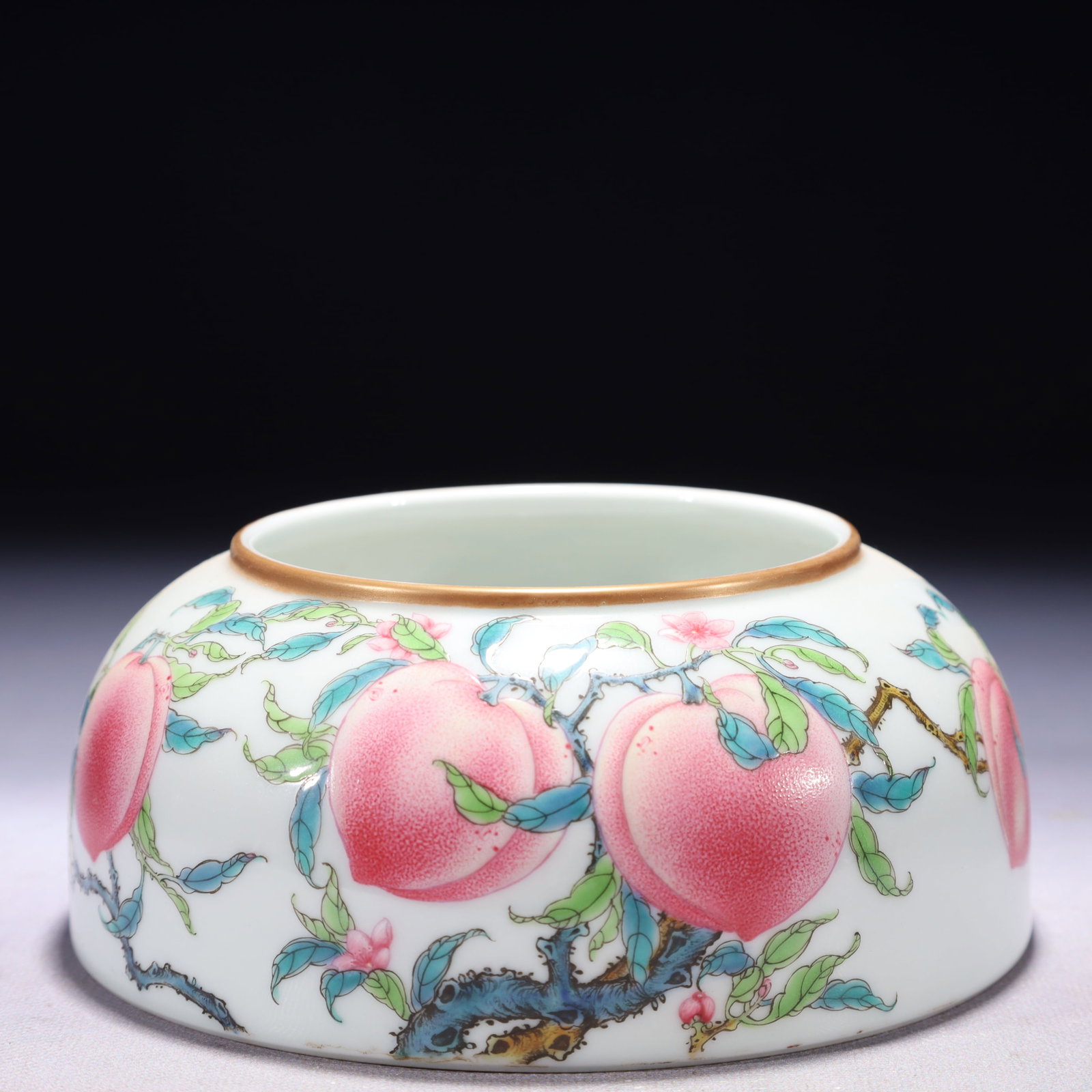 An Exquisite Sterling Silver-Gold Plated Inlaid Jasper Bracelets: An Exquisite Famille-Rose Painted Gold Bats and Peach Pattern Brush Washer,Qing Dynasty,China,Yongzheng Four-character Mark,Size:5.9inx2.8in,Weight:450g 粉彩描金福寿