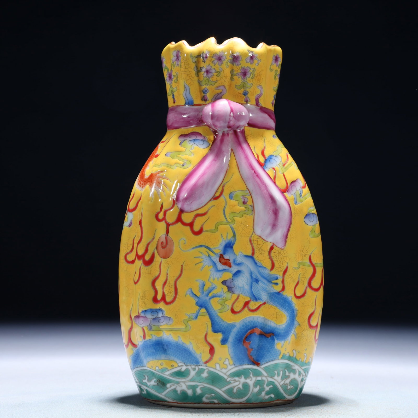 A Chinese Vertical Scroll Ink Painting of Flower and Bird on Silk: An Exquisite Yellow Ground Famille-Rose Auspicious Cloud and Dragon Pattern Vase,Qing Dynasty,China,Qianlong Four-character Mark,Size:3.9inx2.4inx7.5in,Weight:600g 黄地粉彩