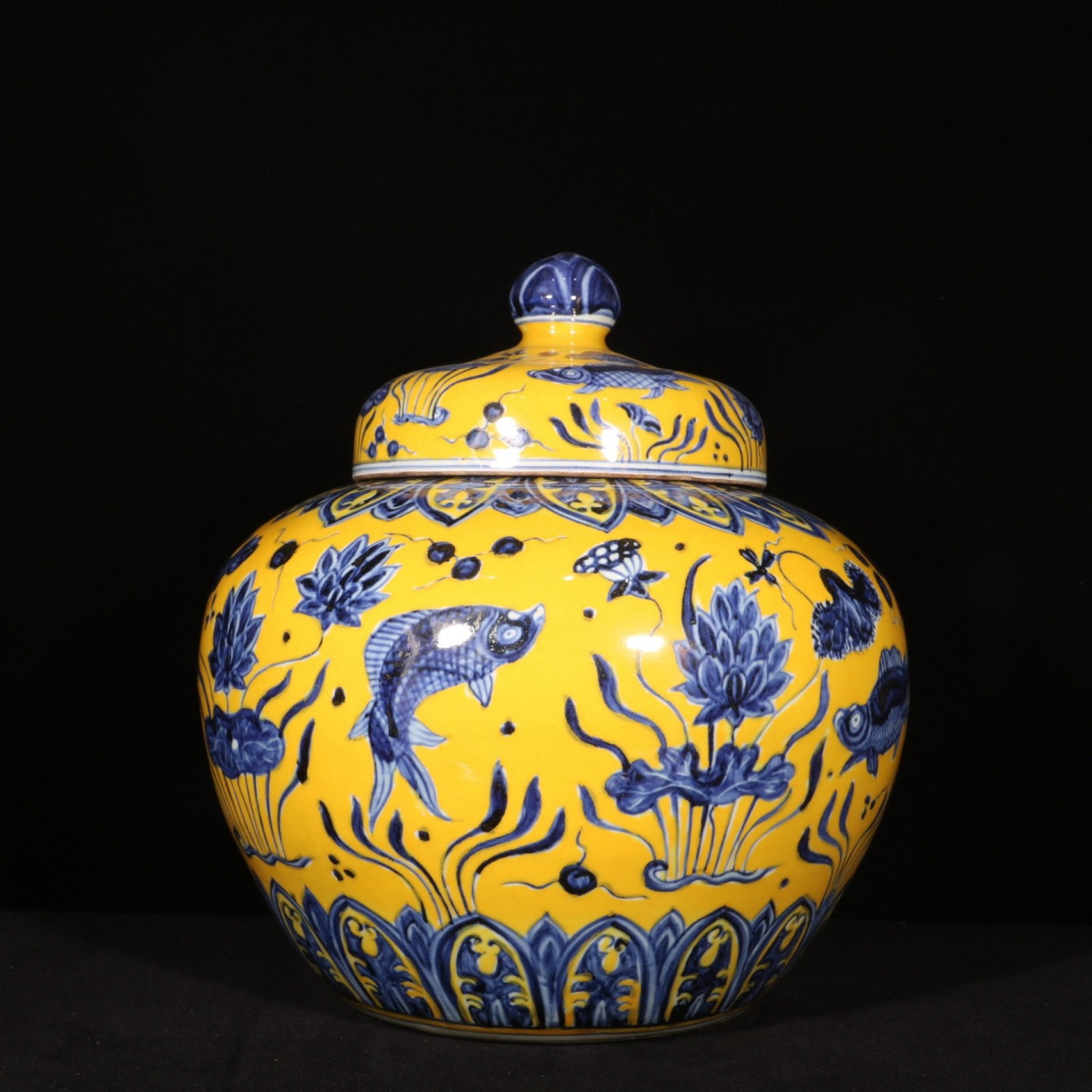 An Exquisite Agate Snuff Bottle - 3