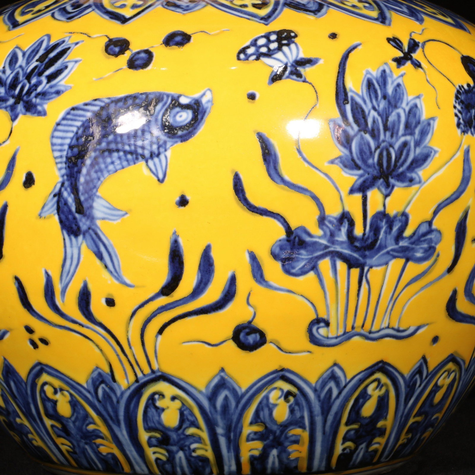An Exquisite Agate Snuff Bottle - 4