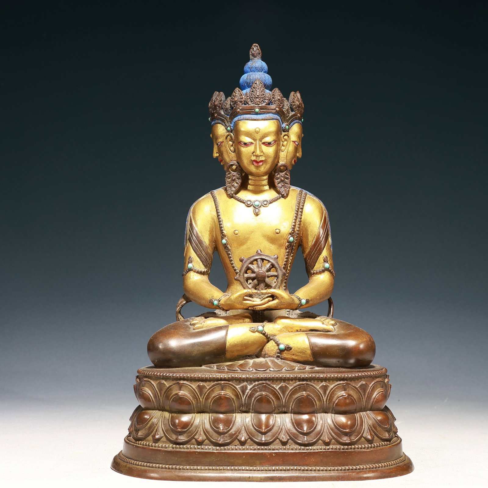 An Exquisite Blue and White Lotus Pattern Bamboo Pattern Plate,With Vertical Scroll Painting on Silk: A Solemn Gilt Bronze Statue of Bodhisattva,Inlaid Turquoise,Qing Dynasty,China,Size:9.1inx5.5inx14.6in,Weight:6950g