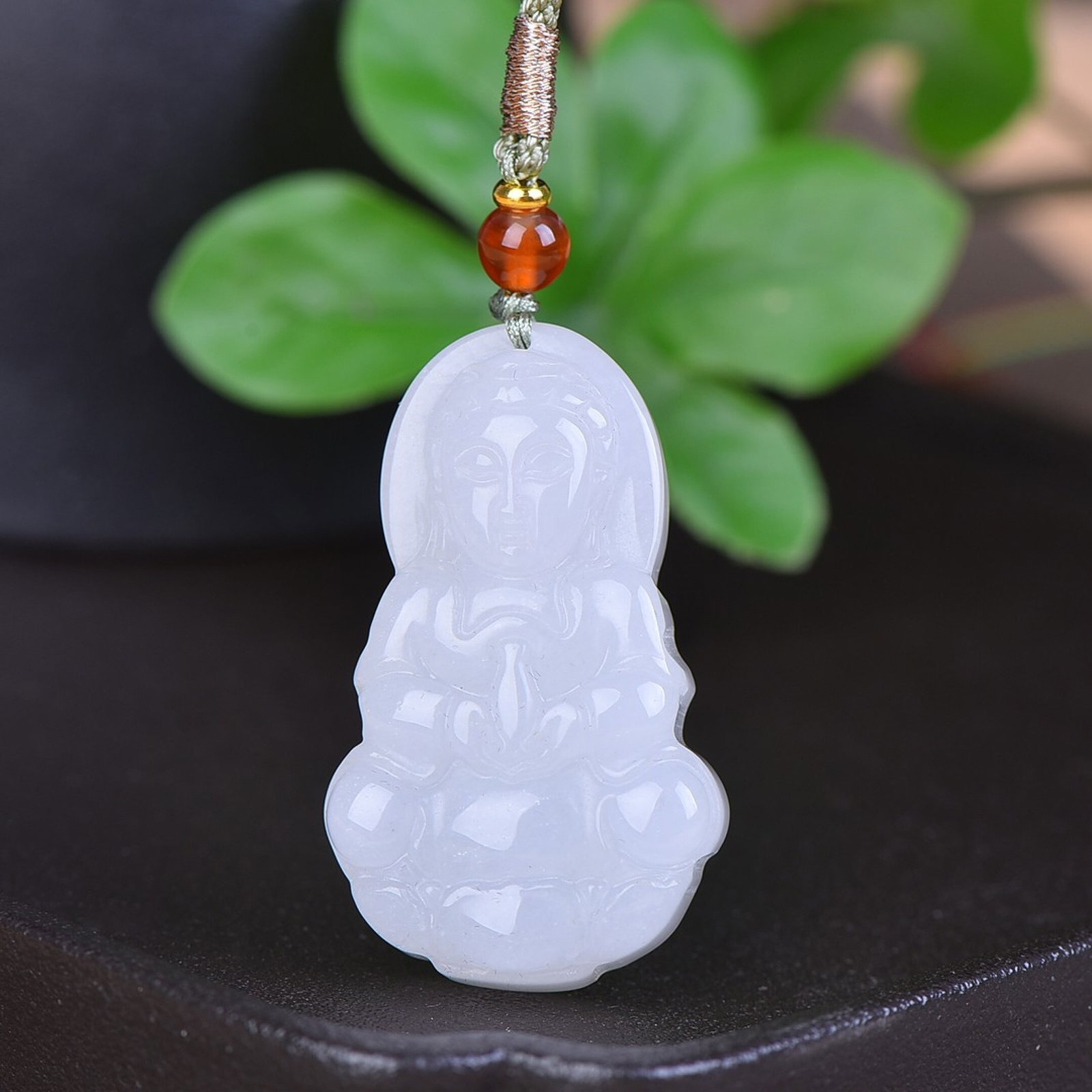 An Exquisite Guan yao Celadon Glazed Vase: An Exquisite Jadeite Statue of Avalokitesvara Pendant,Size:25mmx43mm 翡翠观音挂件