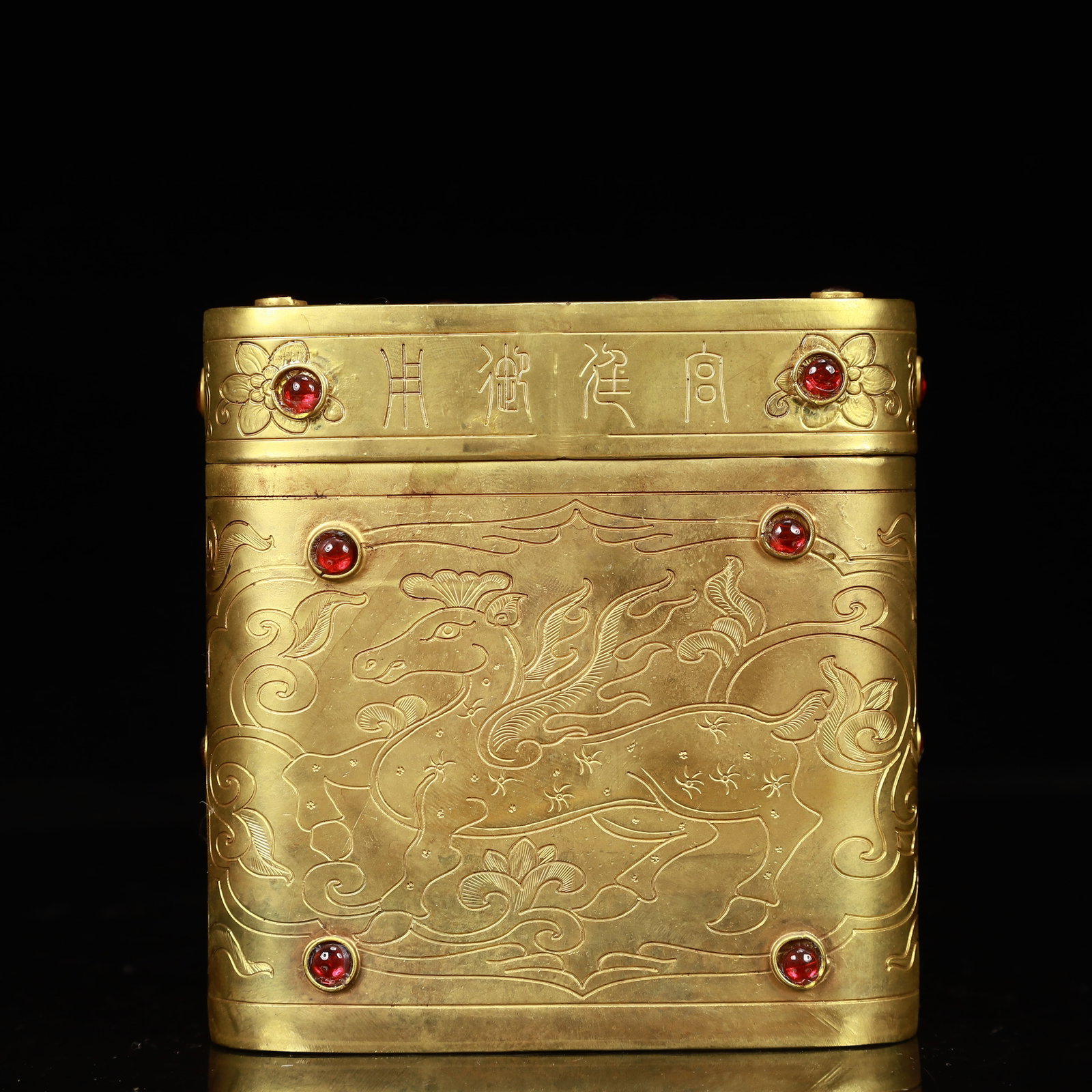 A Huge Cloisonne Lotus Pattern Vase: An Exquisite Gilt Bronze Sika Deer Pattern Tea Caddy,Inlaid Gems,Qing Dynasty, China,Size:4.1inx2.6inx4.1in,Weight:500g 铜鎏金梅花鹿纹茶叶罐