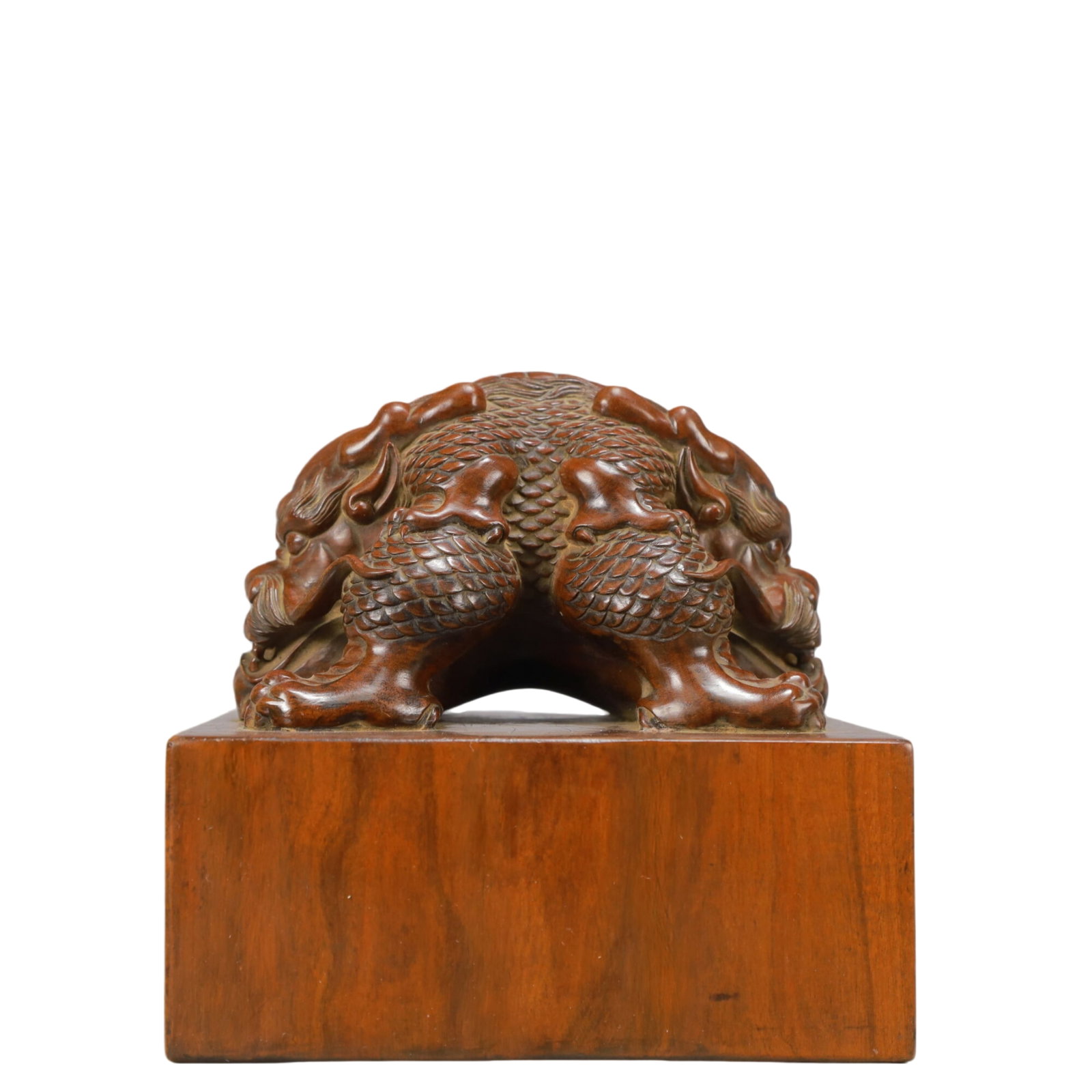 An Exquisite Famille-Rose Landscape with Walking Stick Figure Pattern Snuff Bottle: An Exquisite Sandalwood Auspicious Beast Seal,Qing Dynasty,China,Size:5.5inx5.5inx5.4in,Weight:1650g 檀香木瑞兽印章,中国清代