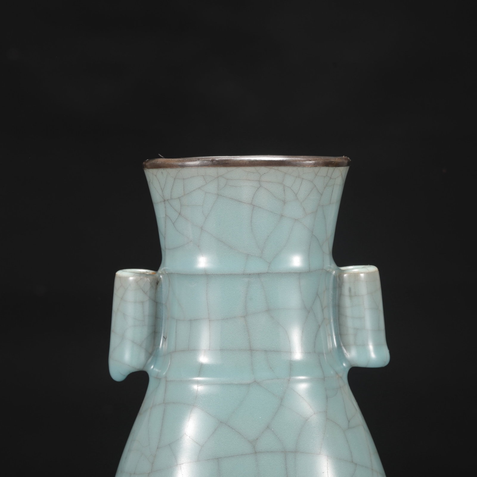 A Rare Doucai Lotus Pattern Vase - 3