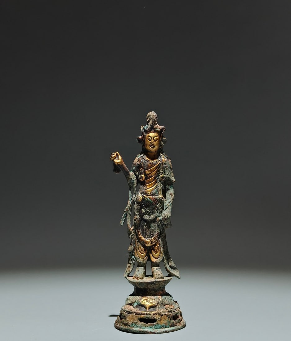 A Solemn Gilt Bronze Inlaid Gems Statue of Vajra: A Solemn Gilt Bronze Statue of Bodhisattva,Tang Dynasty,China,Size:7.3inx2.4in 铜鎏金菩萨像,中国唐代